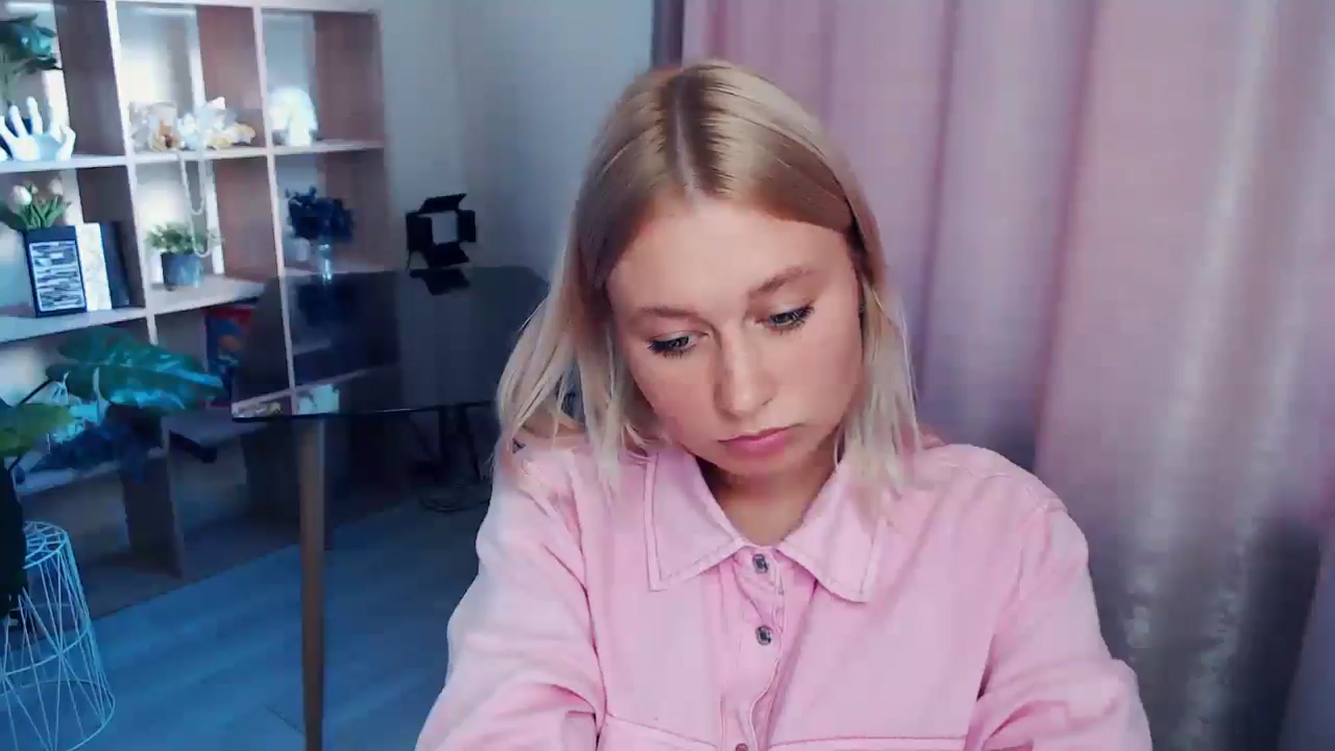 Gallery image thumbnail from Kukla_kolduna's myfreecams stream on, 08/27/2025, 15:53 image 14 of 20