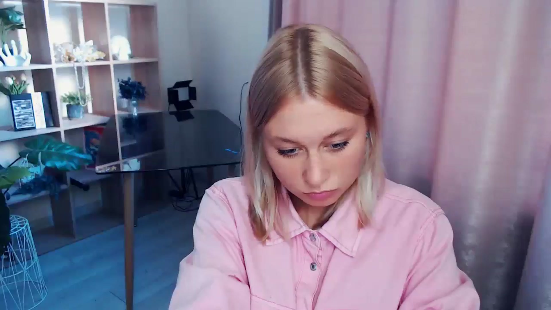 Gallery image thumbnail from Kukla_kolduna's myfreecams stream on, 08/27/2025, 15:53 image 8 of 20