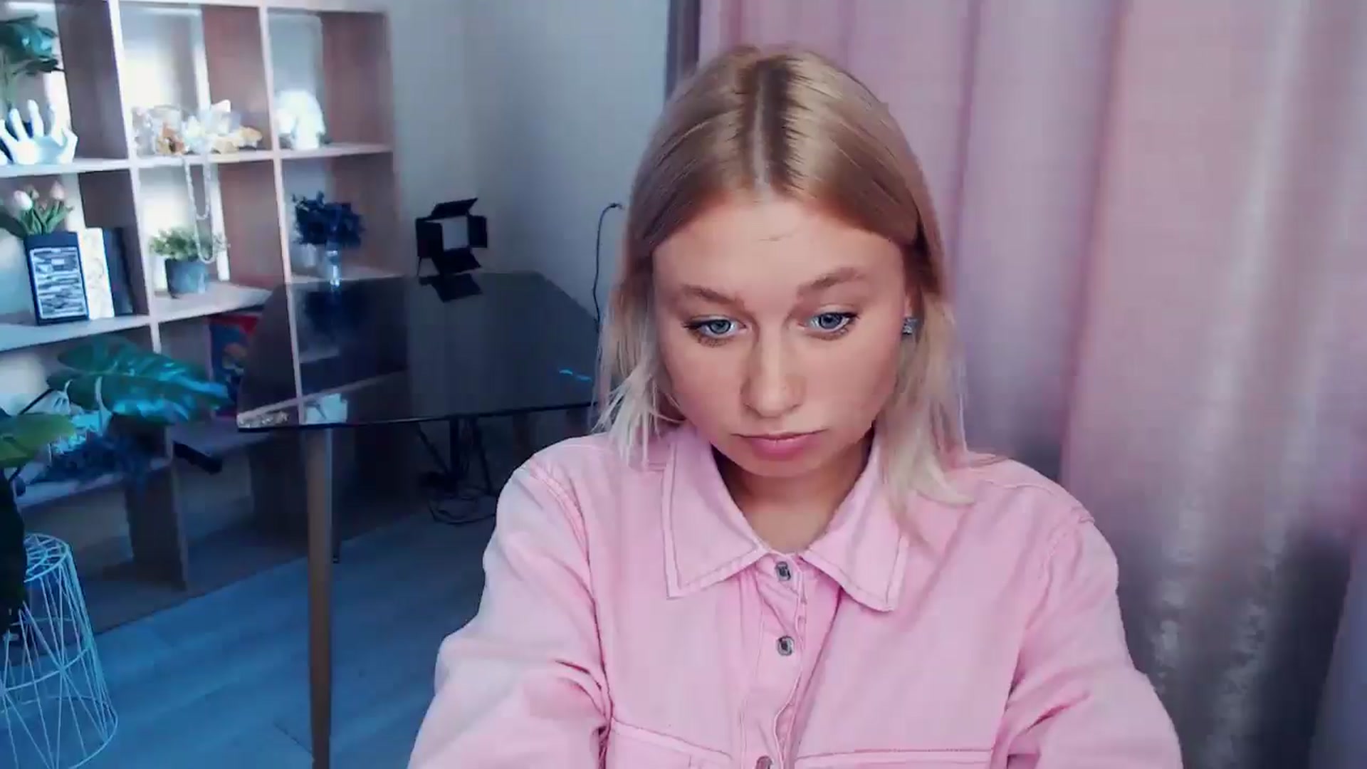 Gallery image thumbnail from Kukla_kolduna's myfreecams stream on, 08/27/2025, 15:53 image 11 of 20