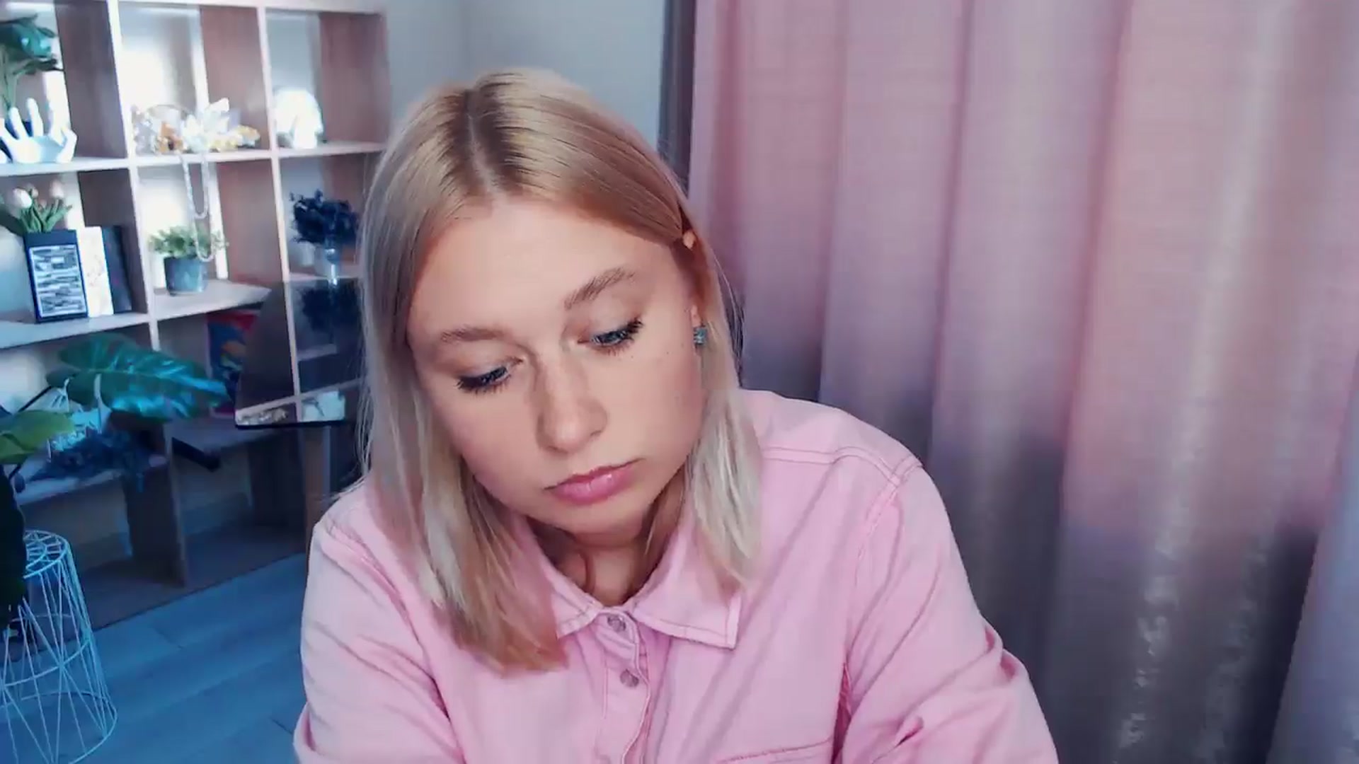 Gallery image thumbnail from Kukla_kolduna's myfreecams stream on, 08/27/2025, 15:53 image 2 of 20