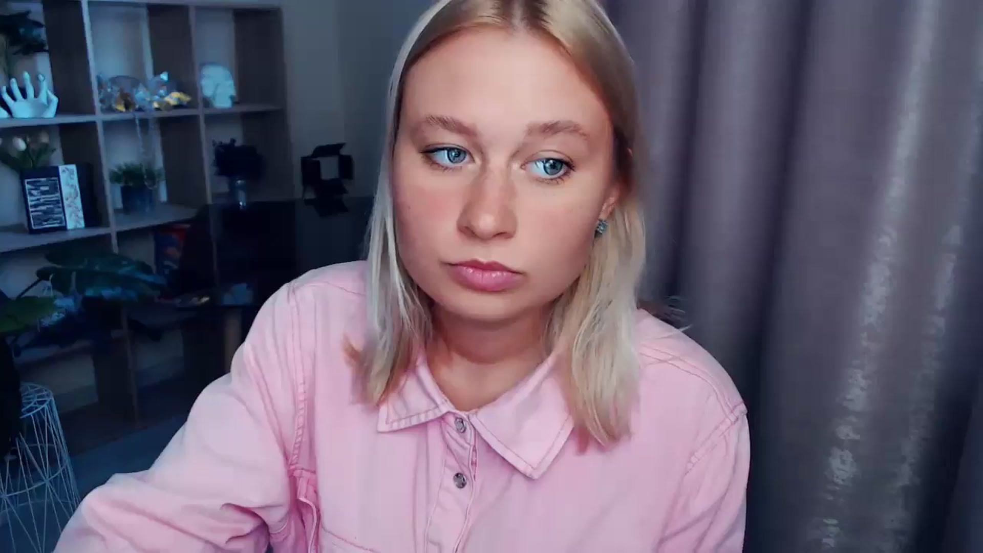 Gallery image thumbnail from Kukla_kolduna's myfreecams stream on, 08/27/2025, 16:43 image 10 of 20