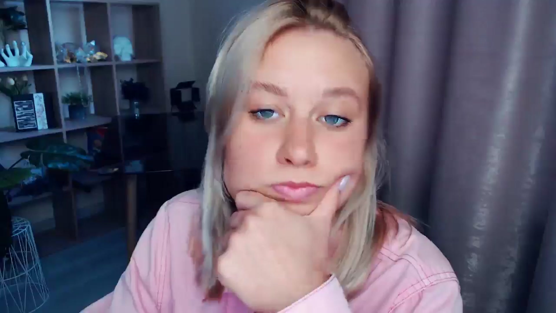 Gallery image thumbnail from Kukla_kolduna's myfreecams stream on, 08/27/2025, 16:43 image 3 of 20