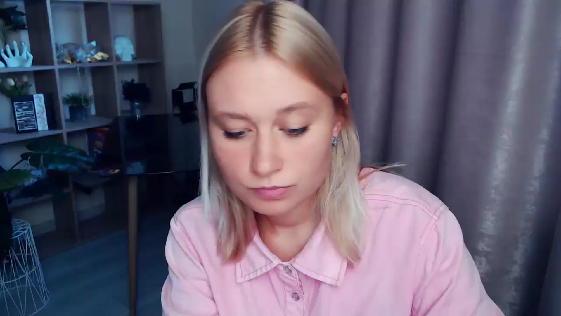 Gallery image thumbnail from Kukla_kolduna's myfreecams stream on, 08/27/2025, 16:43 image 13 of 20