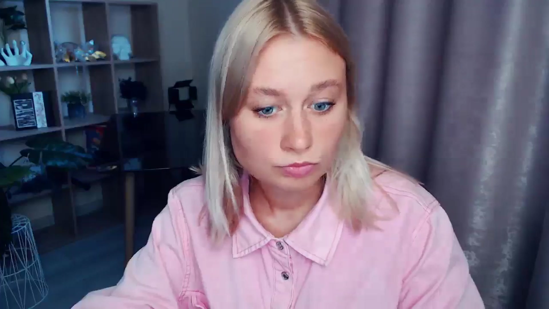 Gallery image thumbnail from Kukla_kolduna's myfreecams stream on, 08/27/2025, 16:43 image 15 of 20