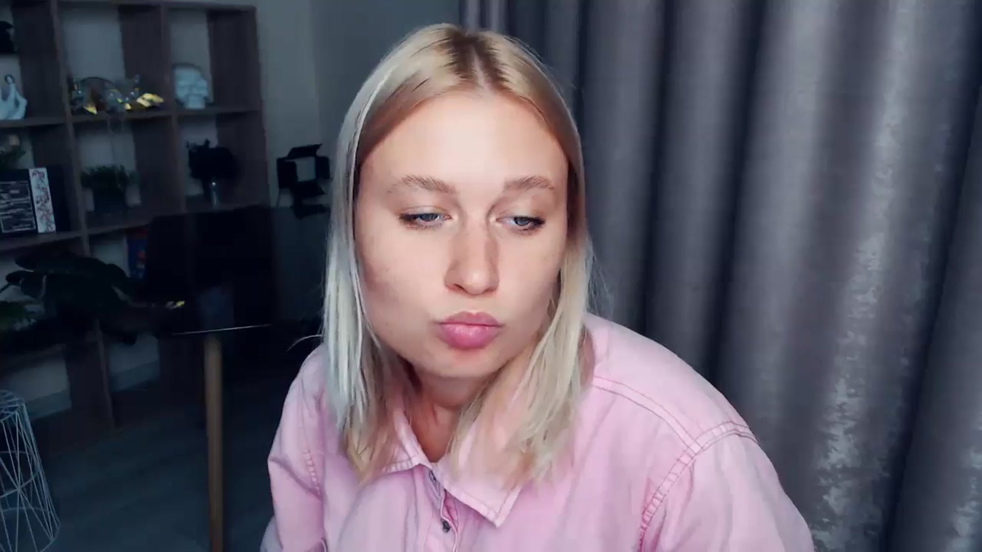 Gallery image thumbnail from Kukla_kolduna's myfreecams stream on, 08/27/2025, 18:10 image 7 of 20