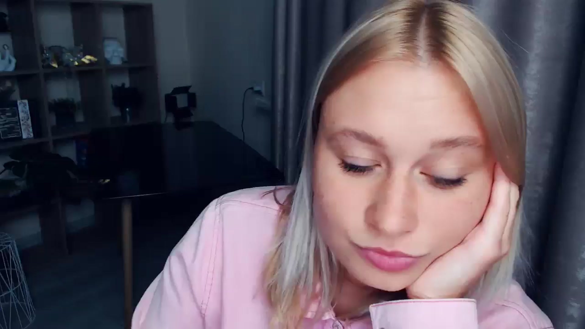 Gallery image thumbnail from Kukla_kolduna's myfreecams stream on, 08/27/2025, 18:10 image 1 of 20