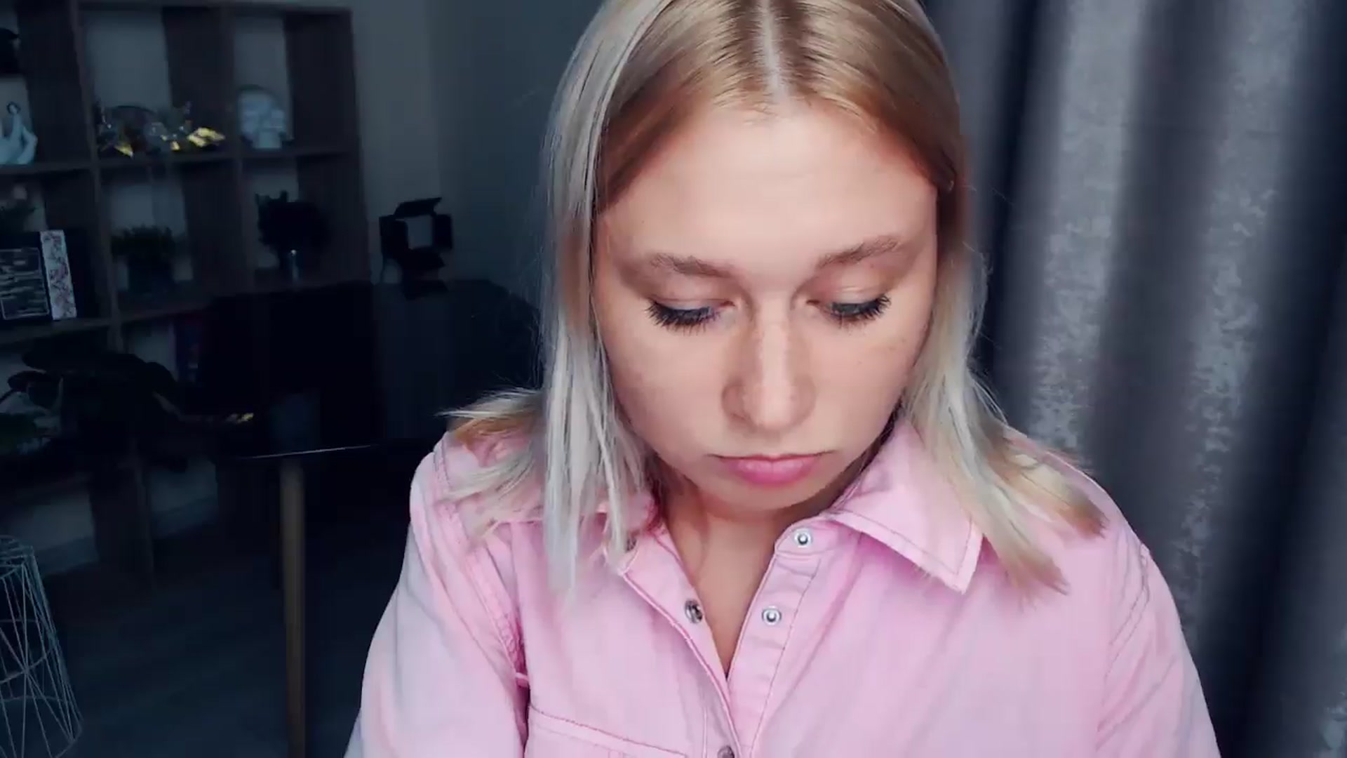 Gallery image thumbnail from Kukla_kolduna's myfreecams stream on, 08/27/2025, 18:10 image 17 of 20