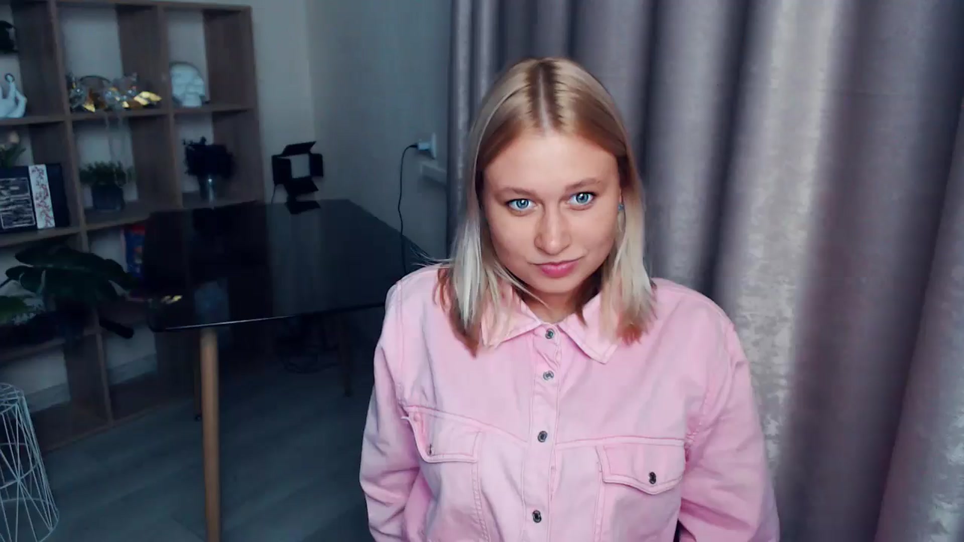 Gallery image thumbnail from Kukla_kolduna's myfreecams stream on, 08/27/2025, 18:10 image 9 of 20
