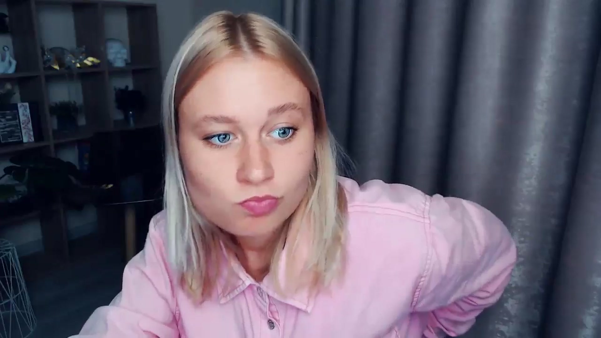 Gallery image thumbnail from Kukla_kolduna's myfreecams stream on, 08/27/2025, 18:10 image 5 of 20
