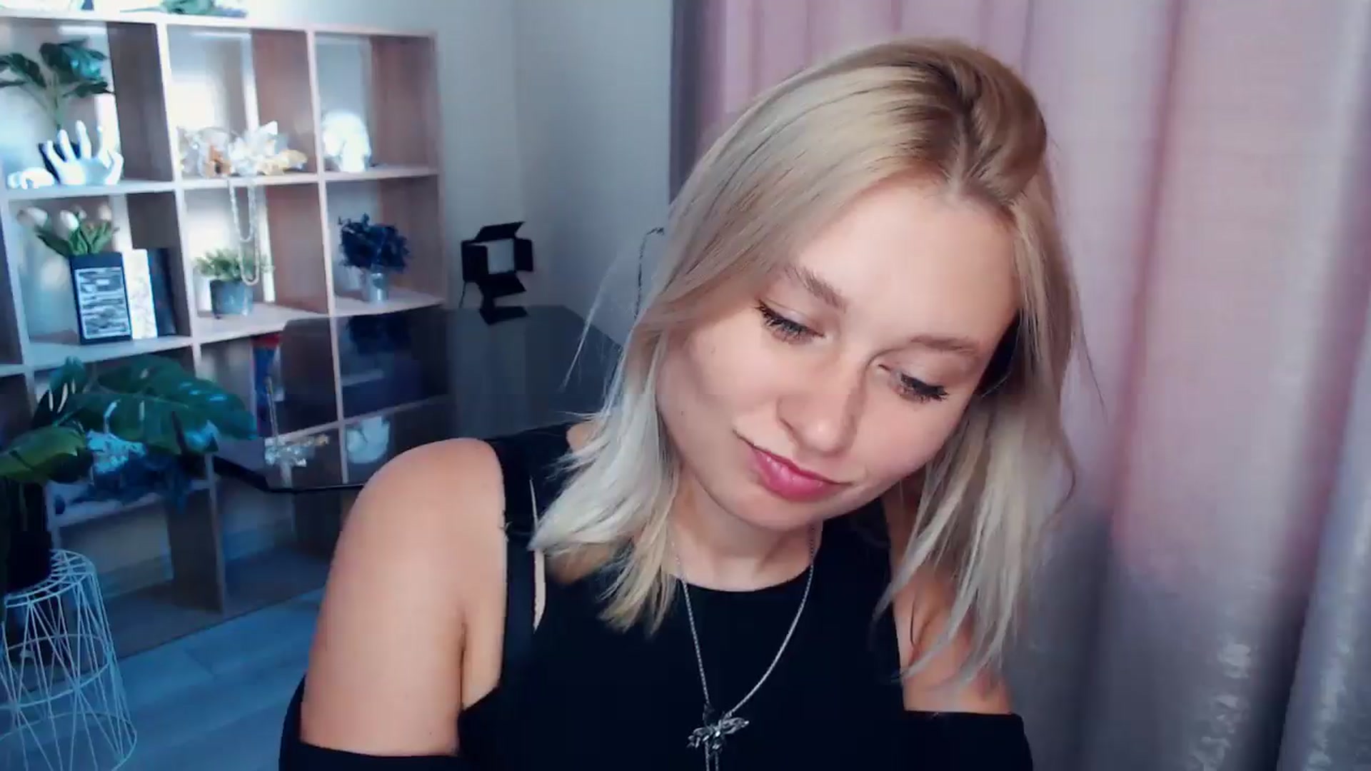 Gallery image thumbnail from Kukla_kolduna's myfreecams stream on, 08/29/2025, 16:39 image 7 of 20