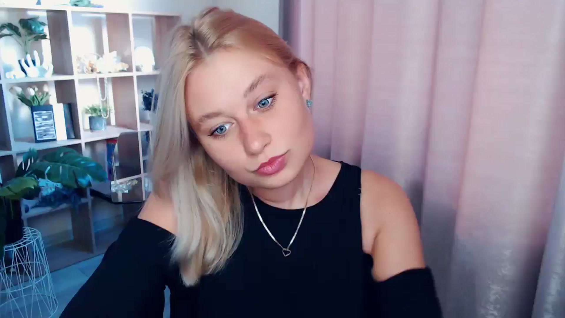 Gallery image thumbnail from Kukla_kolduna's myfreecams stream on, 08/29/2025, 16:39 image 1 of 20