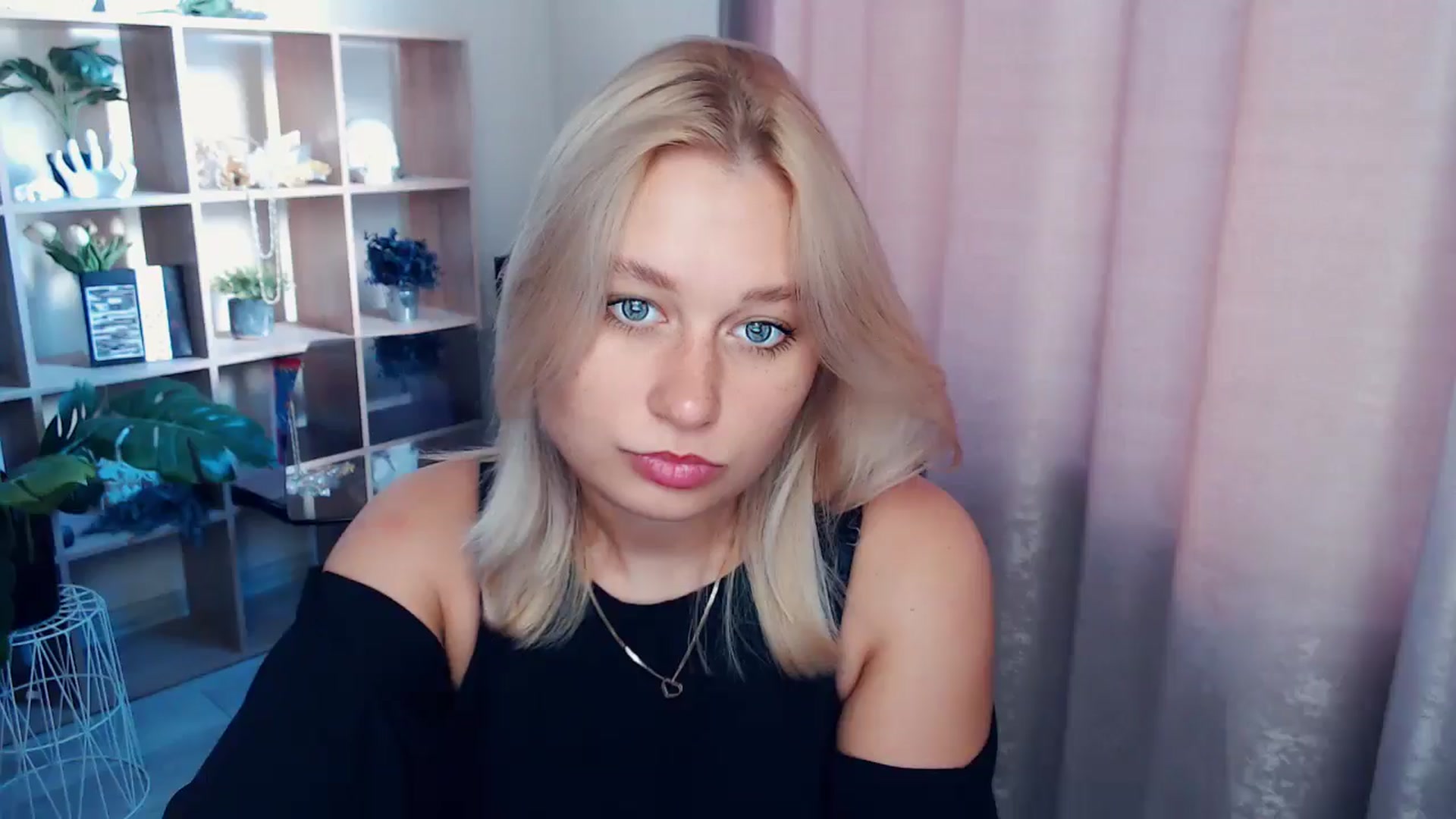 Gallery image thumbnail from Kukla_kolduna's myfreecams stream on, 08/29/2025, 16:39 image 2 of 20