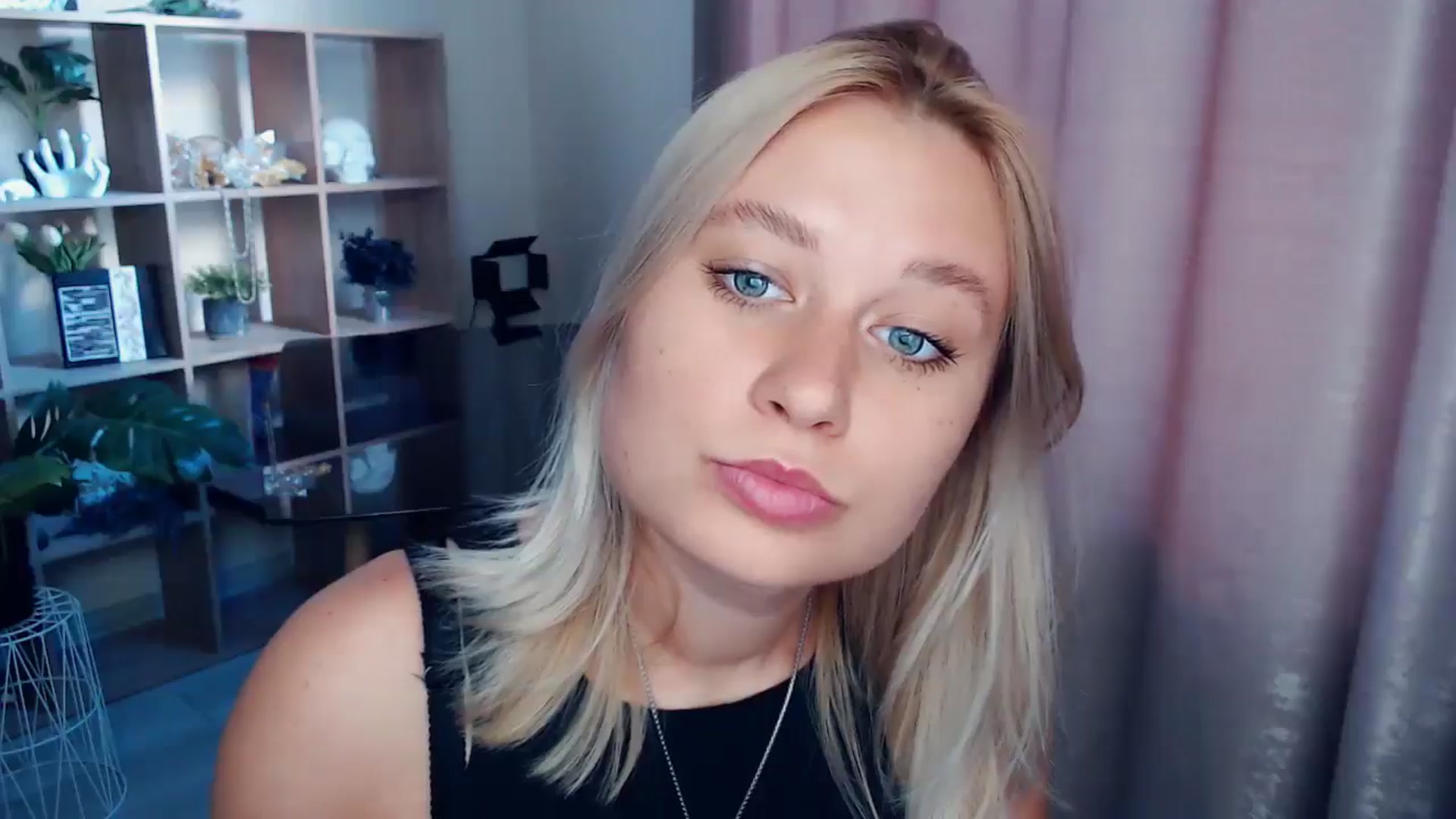 Gallery image thumbnail from Kukla_kolduna's myfreecams stream on, 08/29/2025, 16:39 image 9 of 20