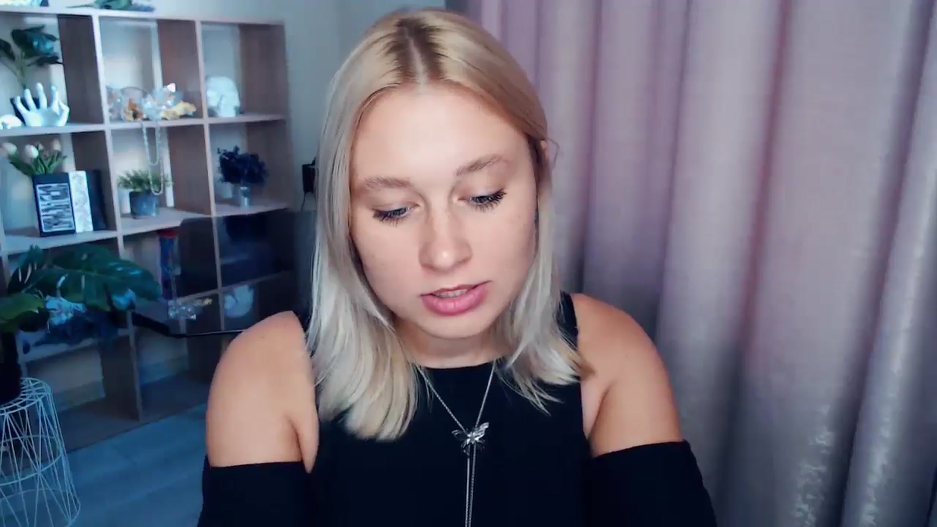 Gallery image thumbnail from Kukla_kolduna's myfreecams stream on, 08/29/2025, 16:39 image 13 of 20