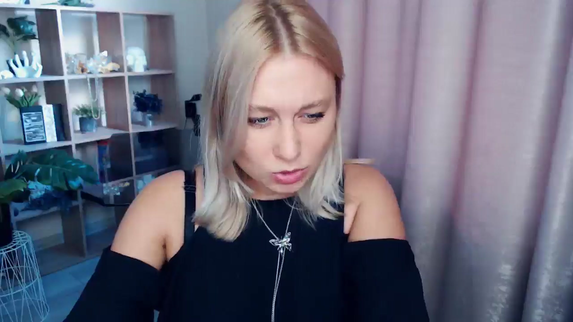 Gallery image thumbnail from Kukla_kolduna's myfreecams stream on, 08/29/2025, 16:39 image 12 of 20