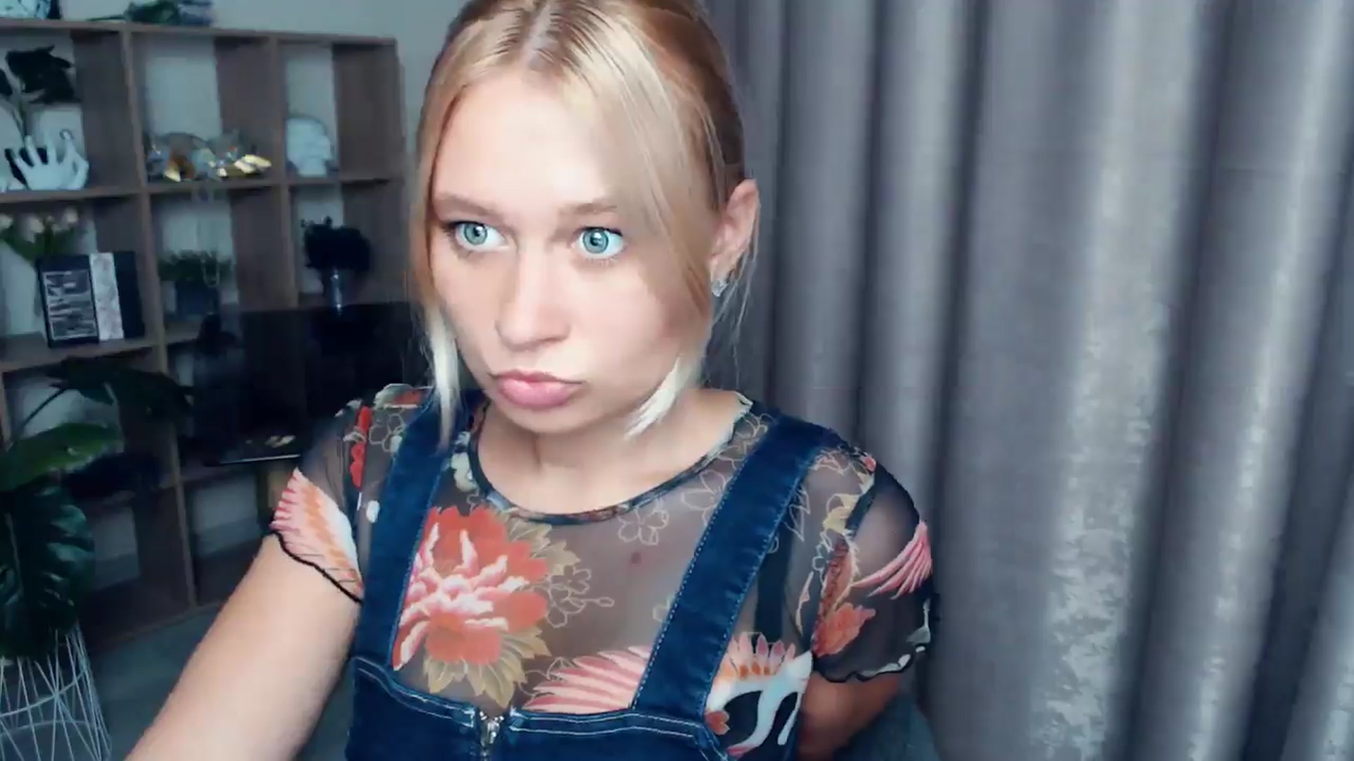 Gallery image thumbnail from Kukla_kolduna's myfreecams stream on, 08/31/2025, 17:35 image 18 of 20