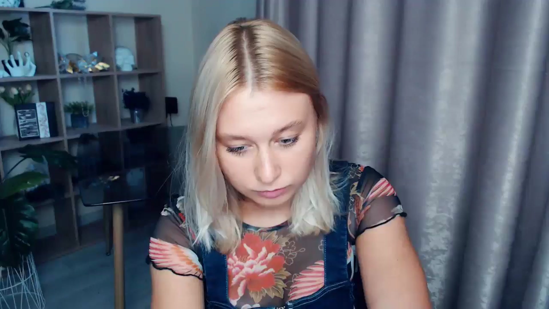 Gallery image thumbnail from Kukla_kolduna's myfreecams stream on, 08/31/2025, 17:35 image 12 of 20