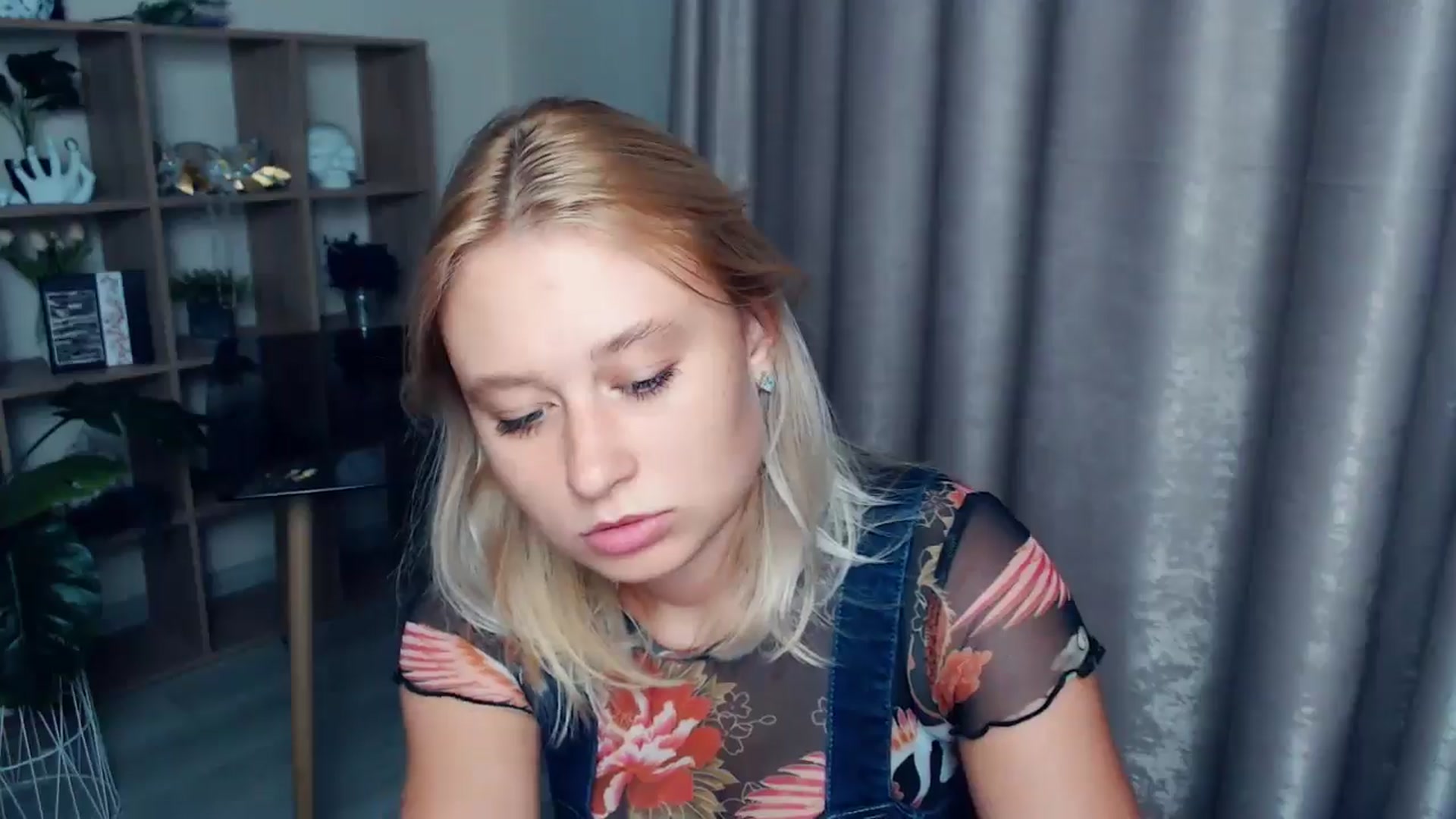 Gallery image thumbnail from Kukla_kolduna's myfreecams stream on, 08/31/2025, 17:35 image 17 of 20