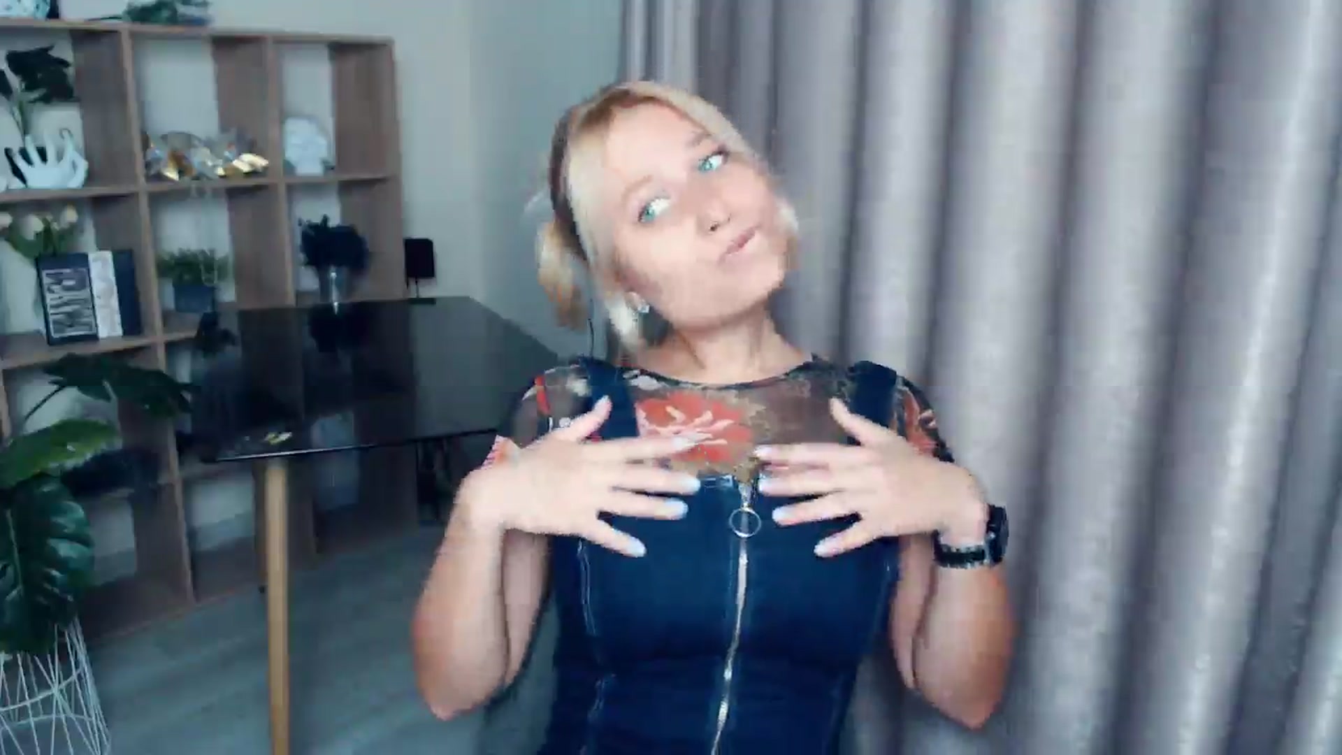 Gallery image thumbnail from Kukla_kolduna's myfreecams stream on, 08/31/2025, 17:35 image 19 of 20