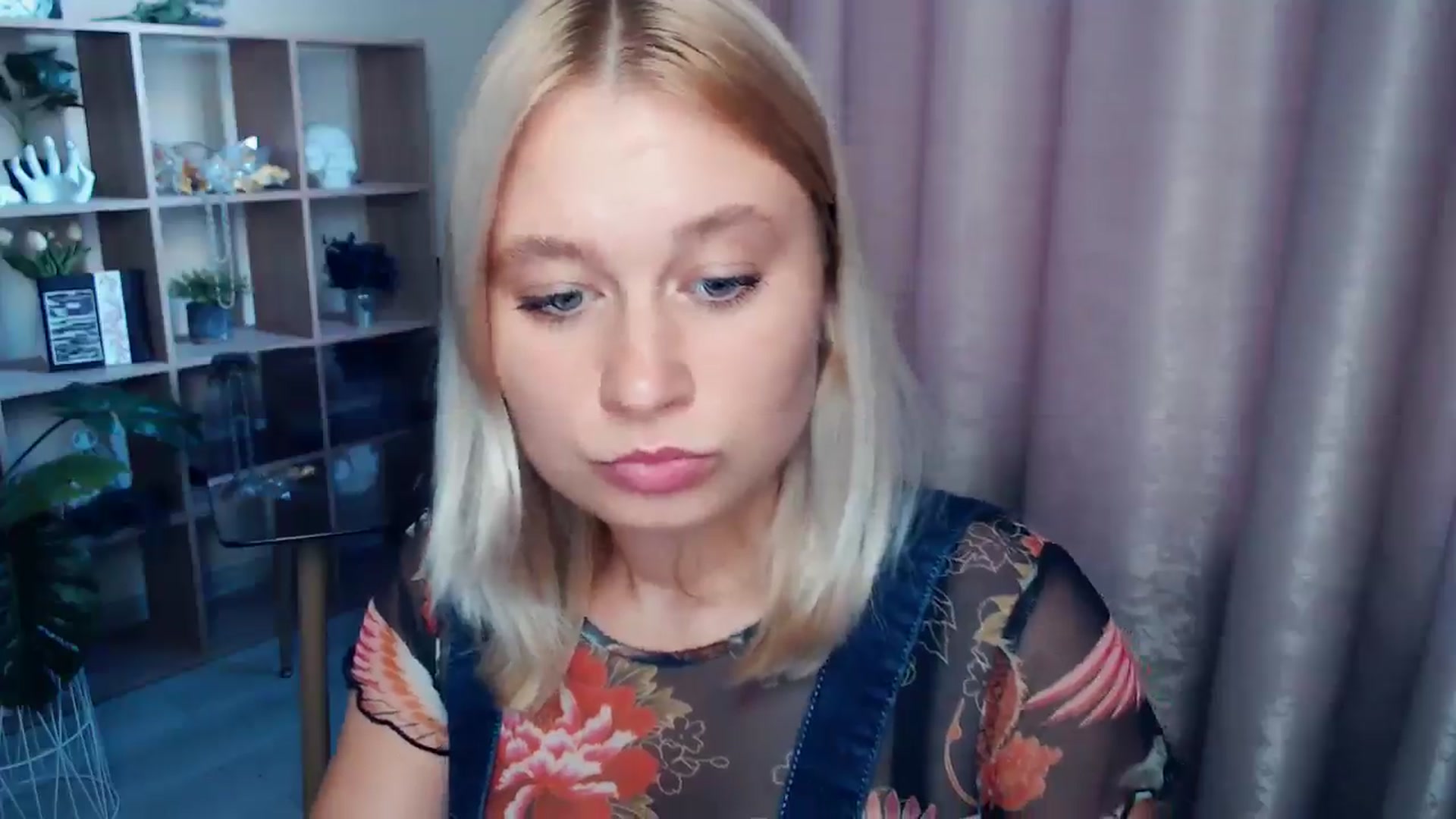 Gallery image thumbnail from Kukla_kolduna's myfreecams stream on, 08/31/2025, 17:35 image 5 of 20