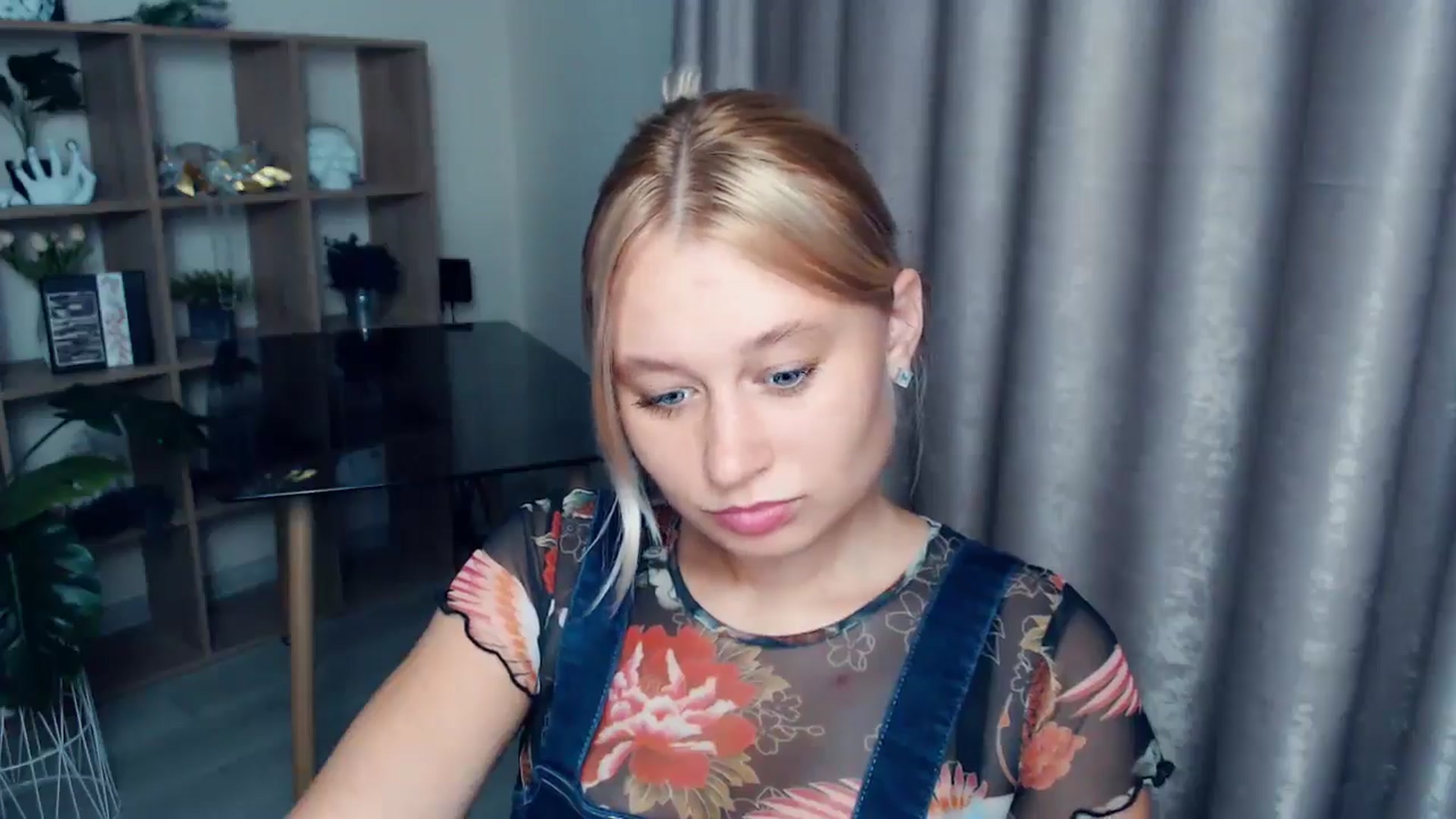 Gallery image thumbnail from Kukla_kolduna's myfreecams stream on, 08/31/2025, 17:58 image 11 of 20