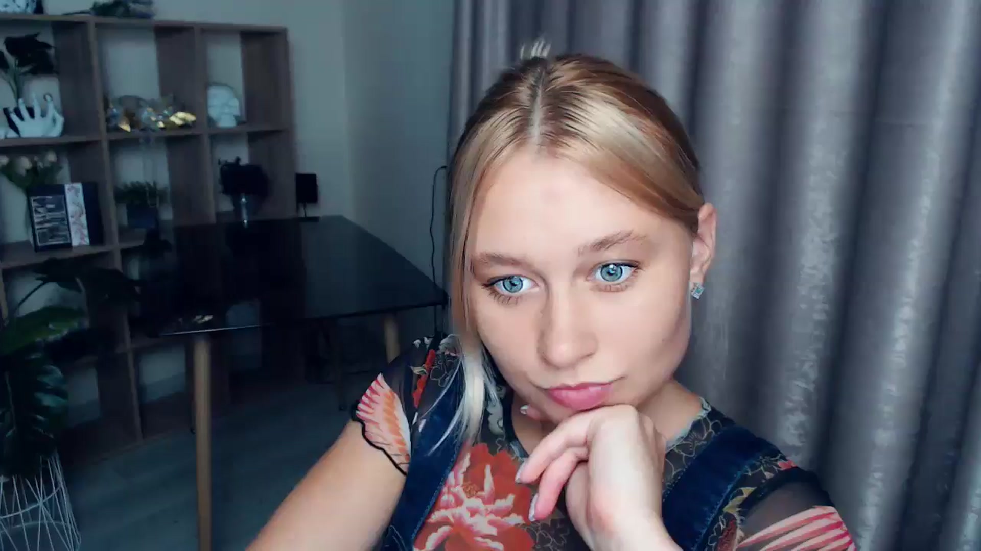 Gallery image thumbnail from Kukla_kolduna's myfreecams stream on, 08/31/2025, 17:58 image 1 of 20
