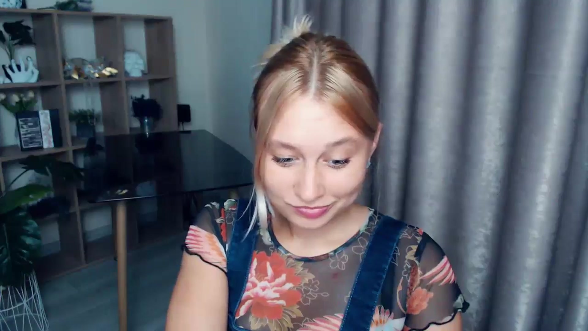 Gallery image thumbnail from Kukla_kolduna's myfreecams stream on, 08/31/2025, 17:58 image 8 of 20