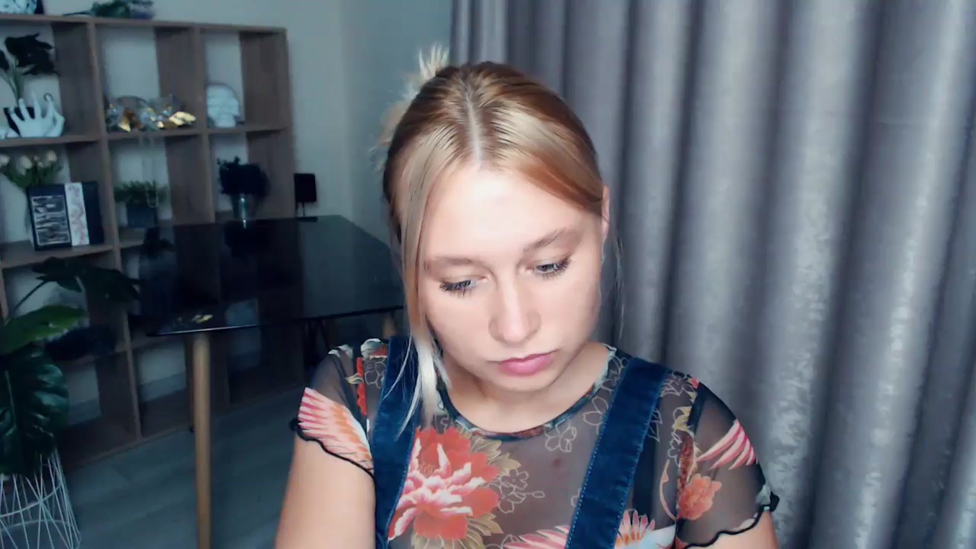 Gallery image thumbnail from Kukla_kolduna's myfreecams stream on, 08/31/2025, 17:58 image 7 of 20
