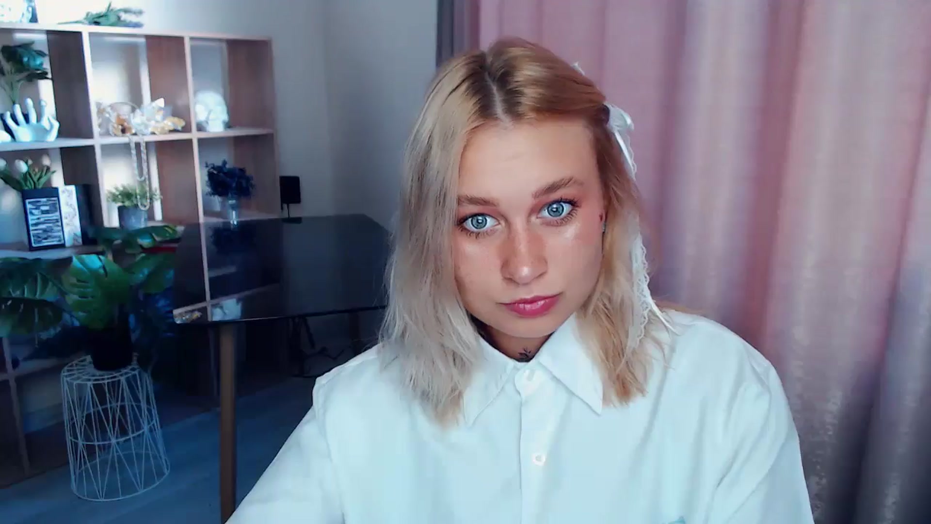 Gallery image thumbnail from Kukla_kolduna's myfreecams stream on, 09/04/2025, 17:18 image 3 of 20