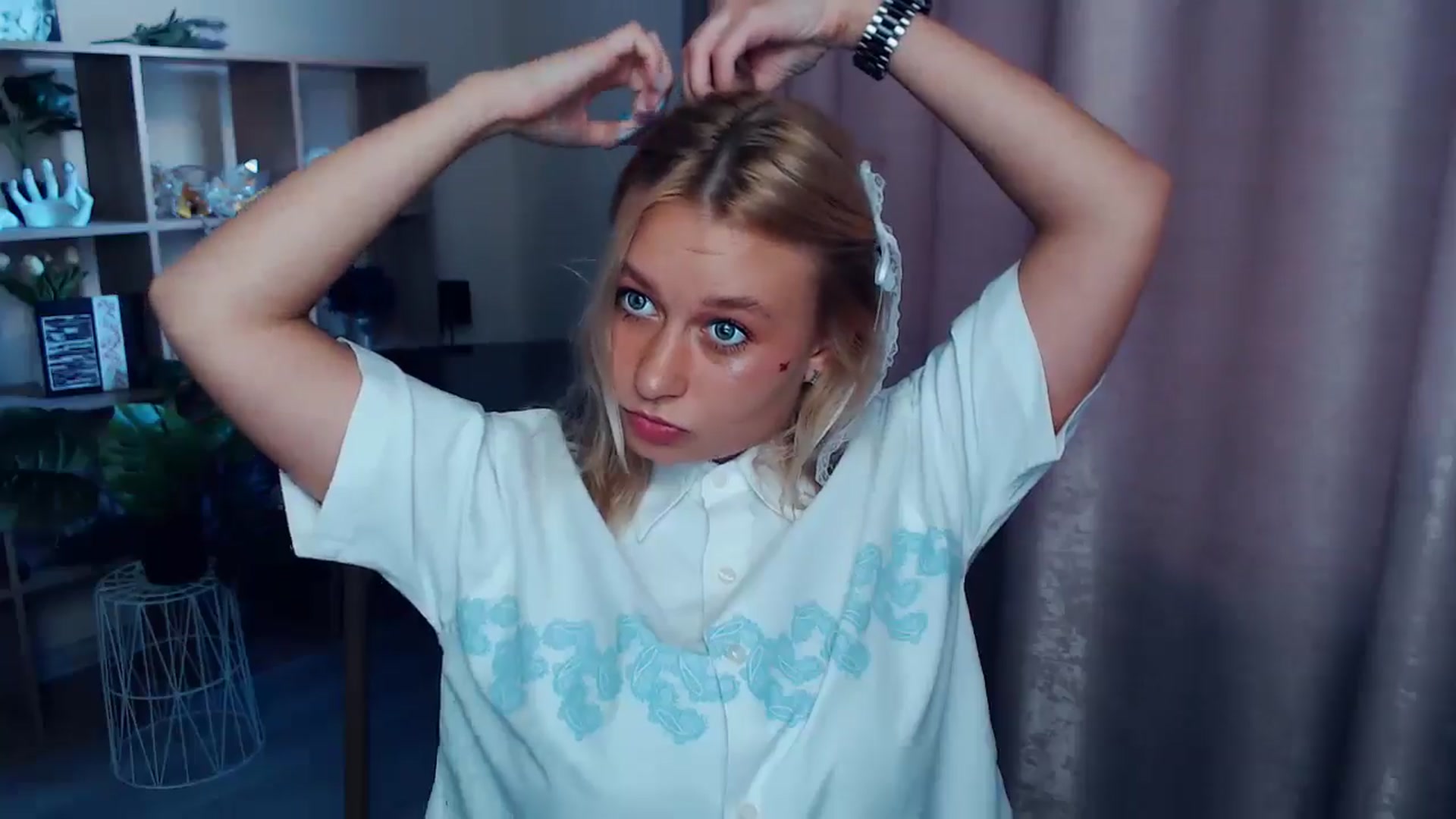 Gallery image thumbnail from Kukla_kolduna's myfreecams stream on, 09/04/2025, 17:18 image 9 of 20