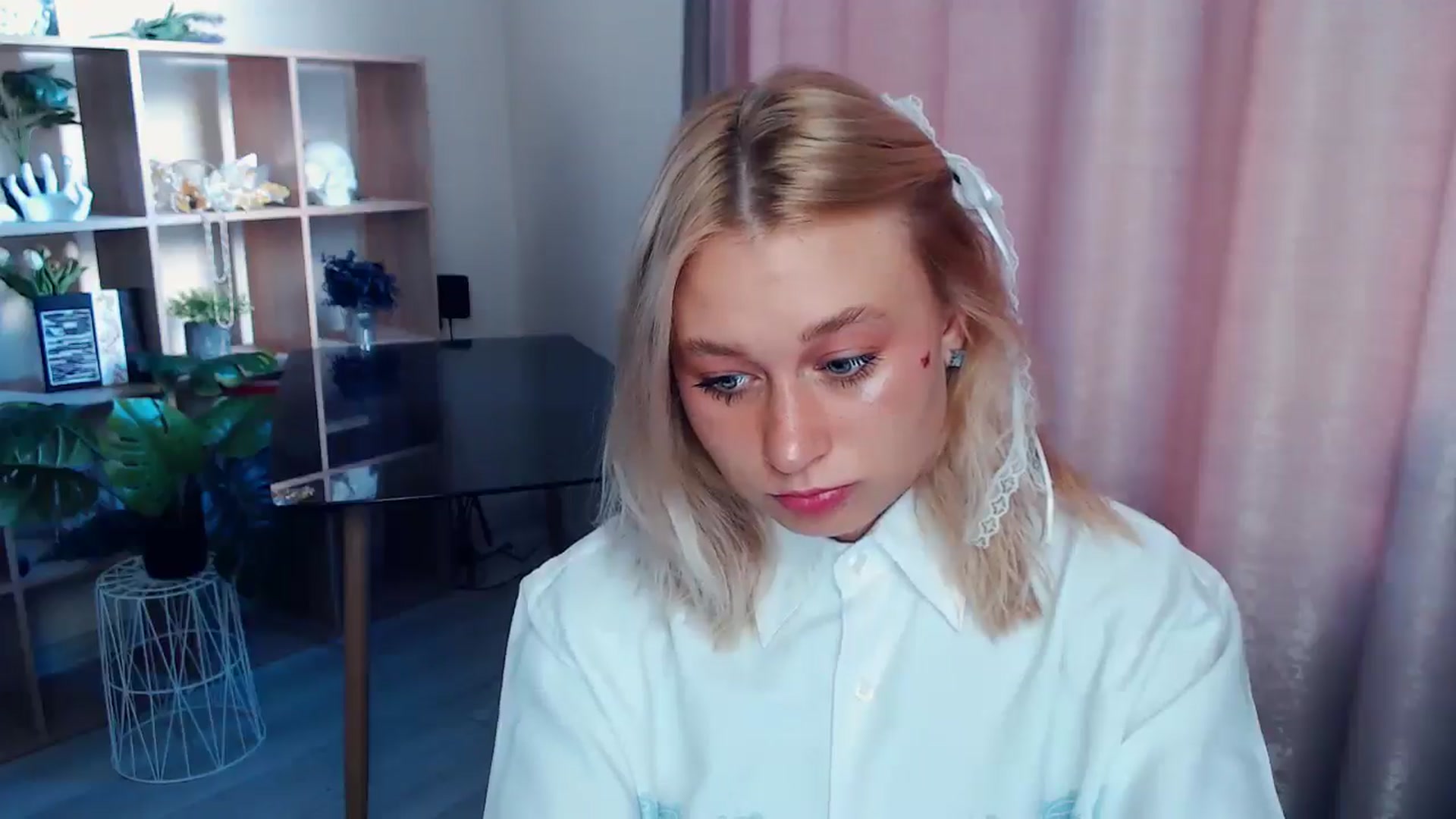 Gallery image thumbnail from Kukla_kolduna's myfreecams stream on, 09/04/2025, 17:18 image 2 of 20