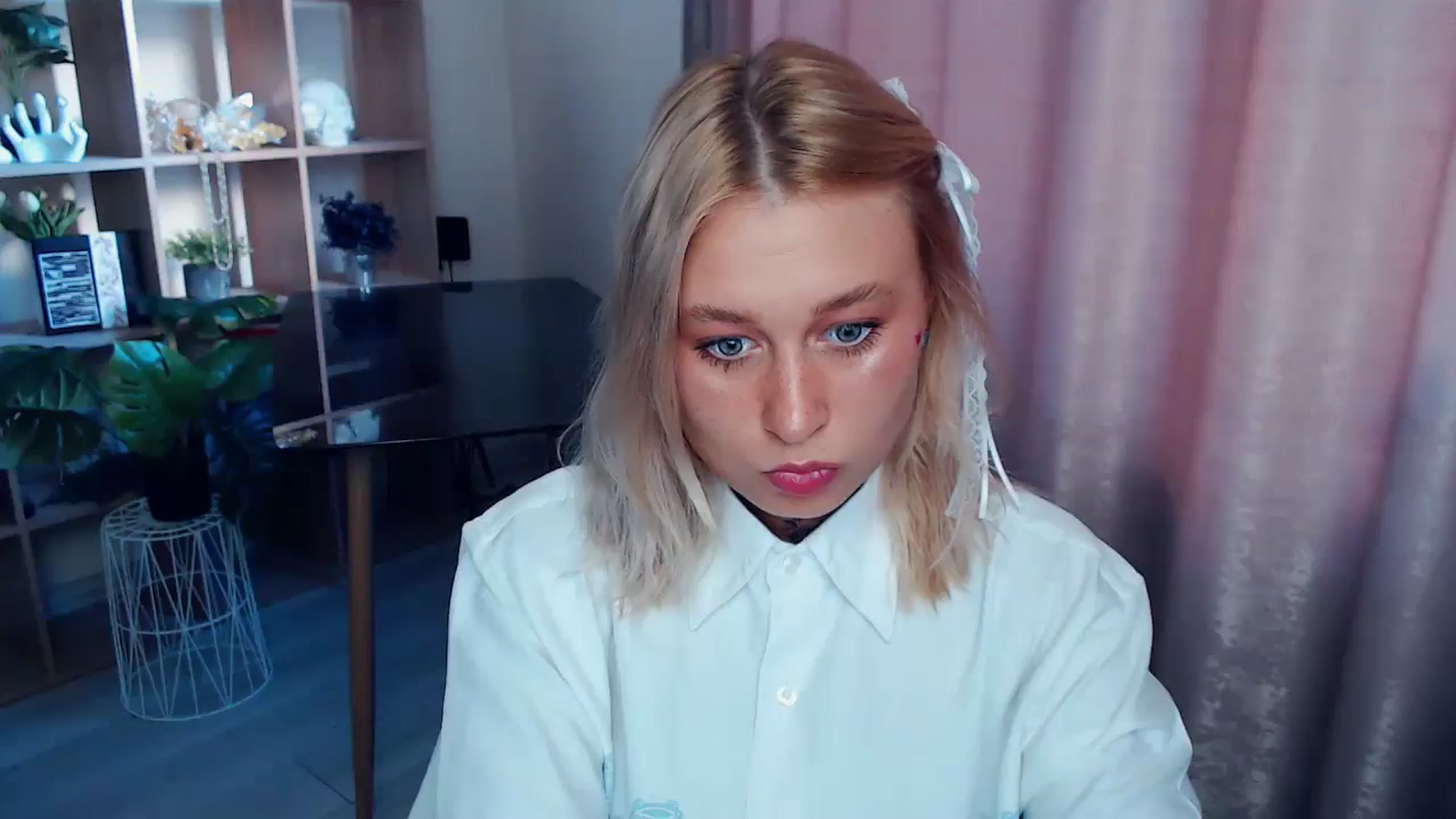 Gallery image thumbnail from Kukla_kolduna's myfreecams stream on, 09/04/2025, 17:18 image 4 of 20