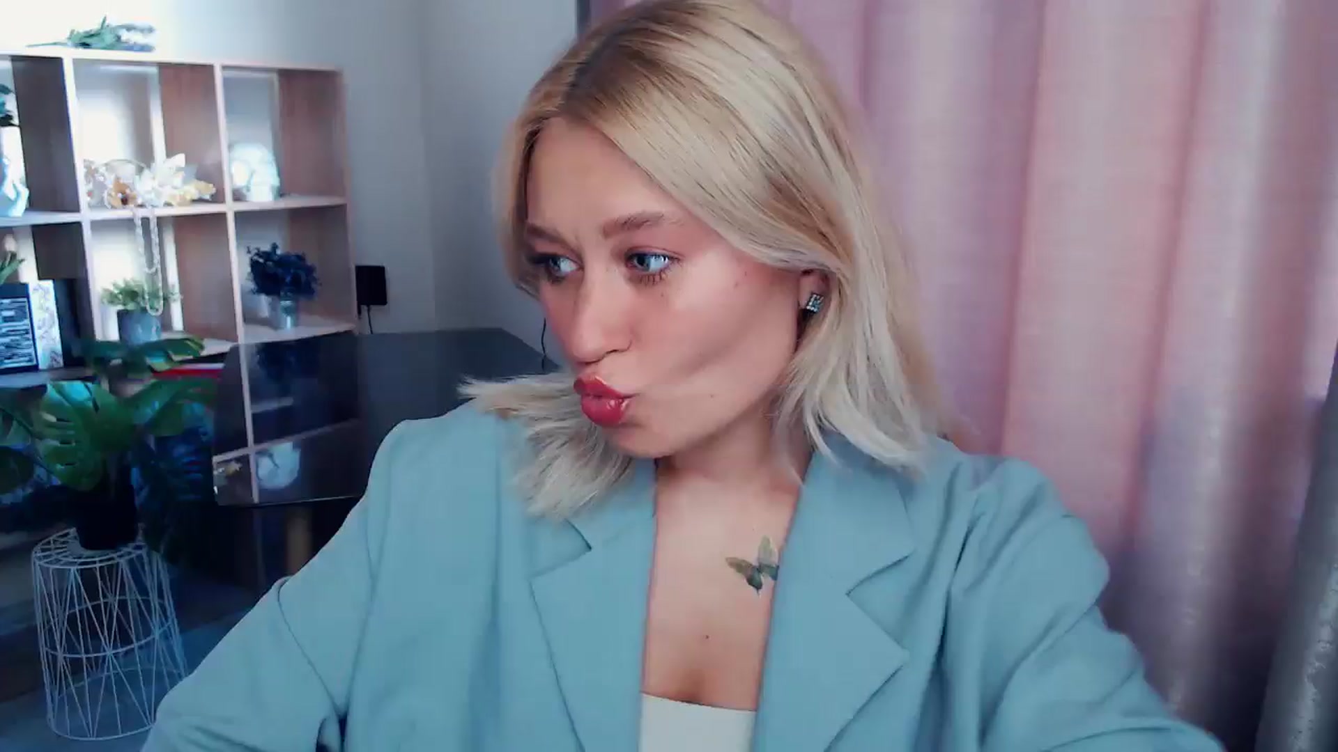 Gallery image thumbnail from Kukla_kolduna's myfreecams stream on, 09/05/2025, 16:19 image 1 of 20