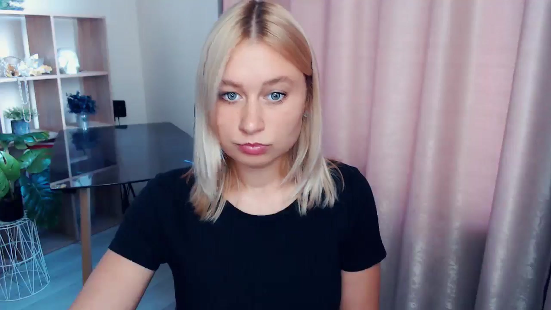 Gallery image thumbnail from Kukla_kolduna's myfreecams stream on, 09/12/2025, 14:55 image 18 of 20