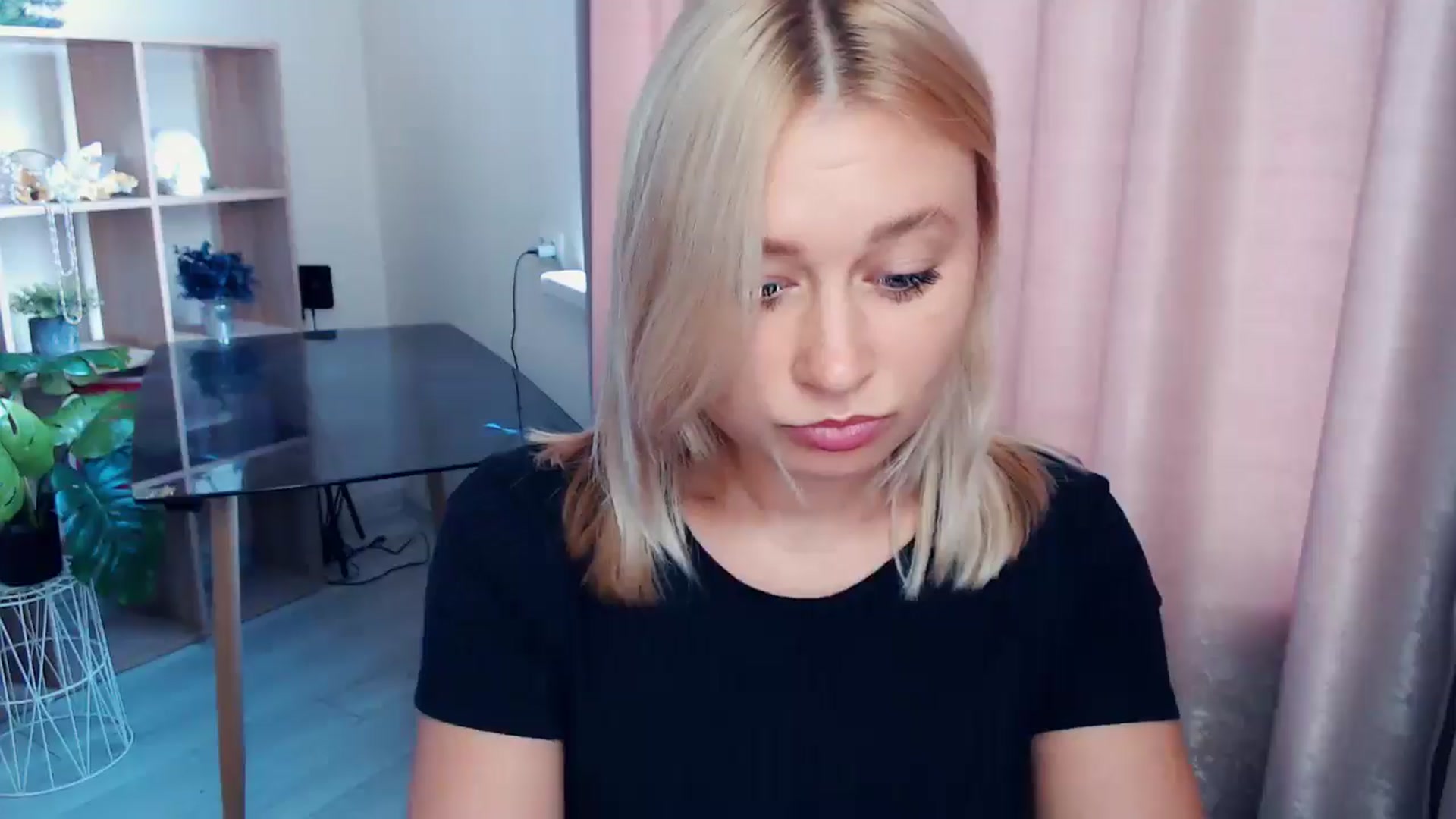 Gallery image thumbnail from Kukla_kolduna's myfreecams stream on, 09/12/2025, 14:55 image 4 of 20
