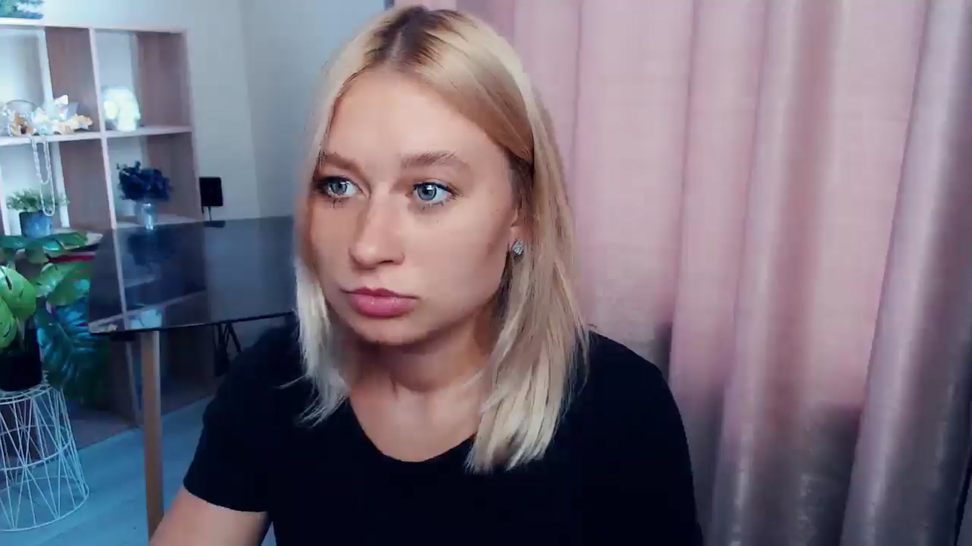 Gallery image thumbnail from Kukla_kolduna's myfreecams stream on, 09/12/2025, 14:55 image 6 of 20
