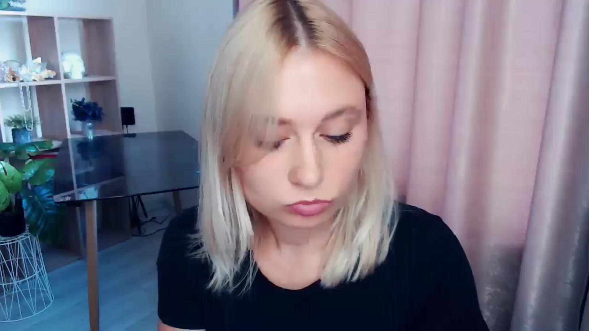 Gallery image thumbnail from Kukla_kolduna's myfreecams stream on, 09/12/2025, 14:55 image 9 of 20