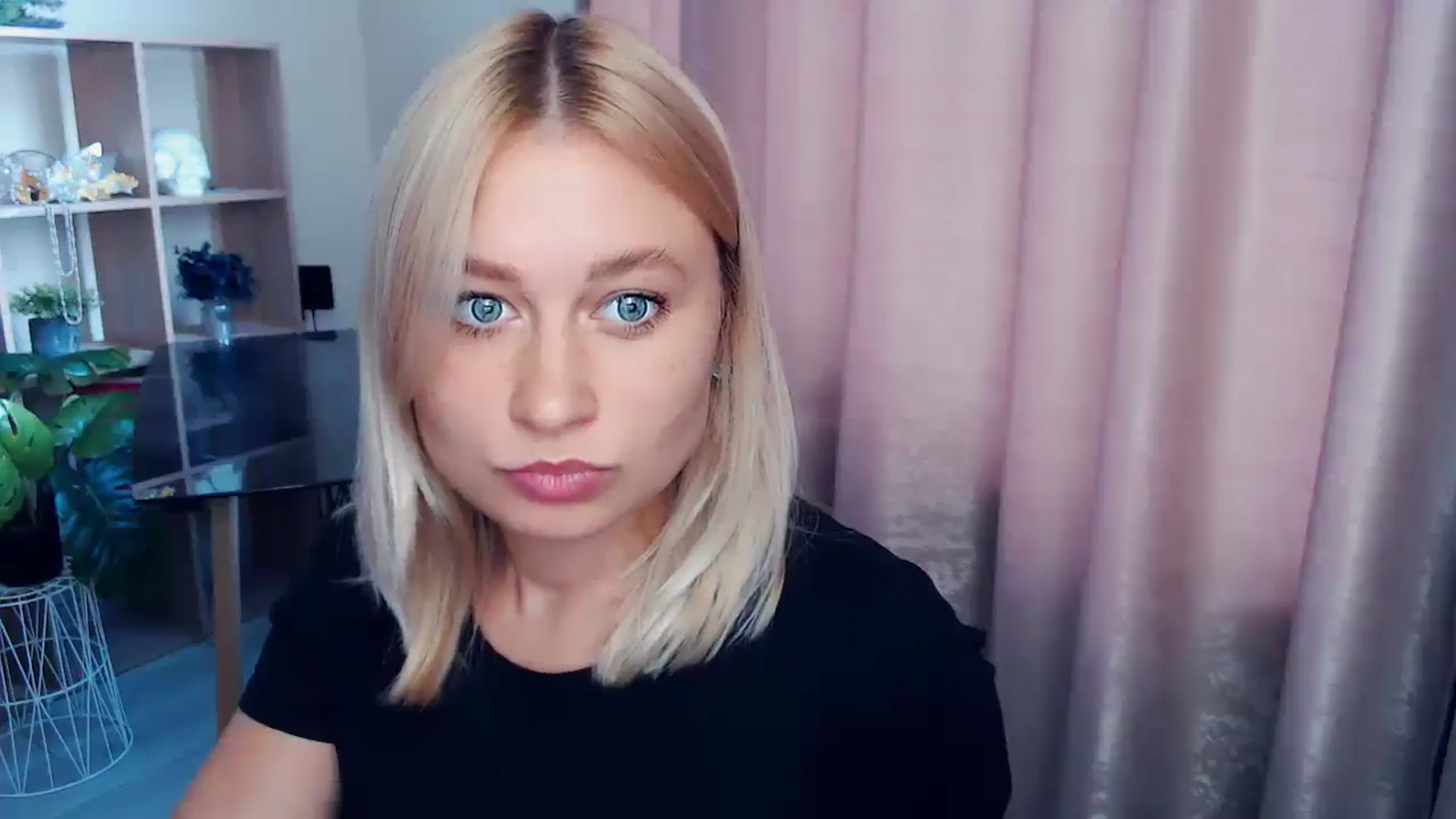 Gallery image thumbnail from Kukla_kolduna's myfreecams stream on, 09/12/2025, 14:55 image 11 of 20