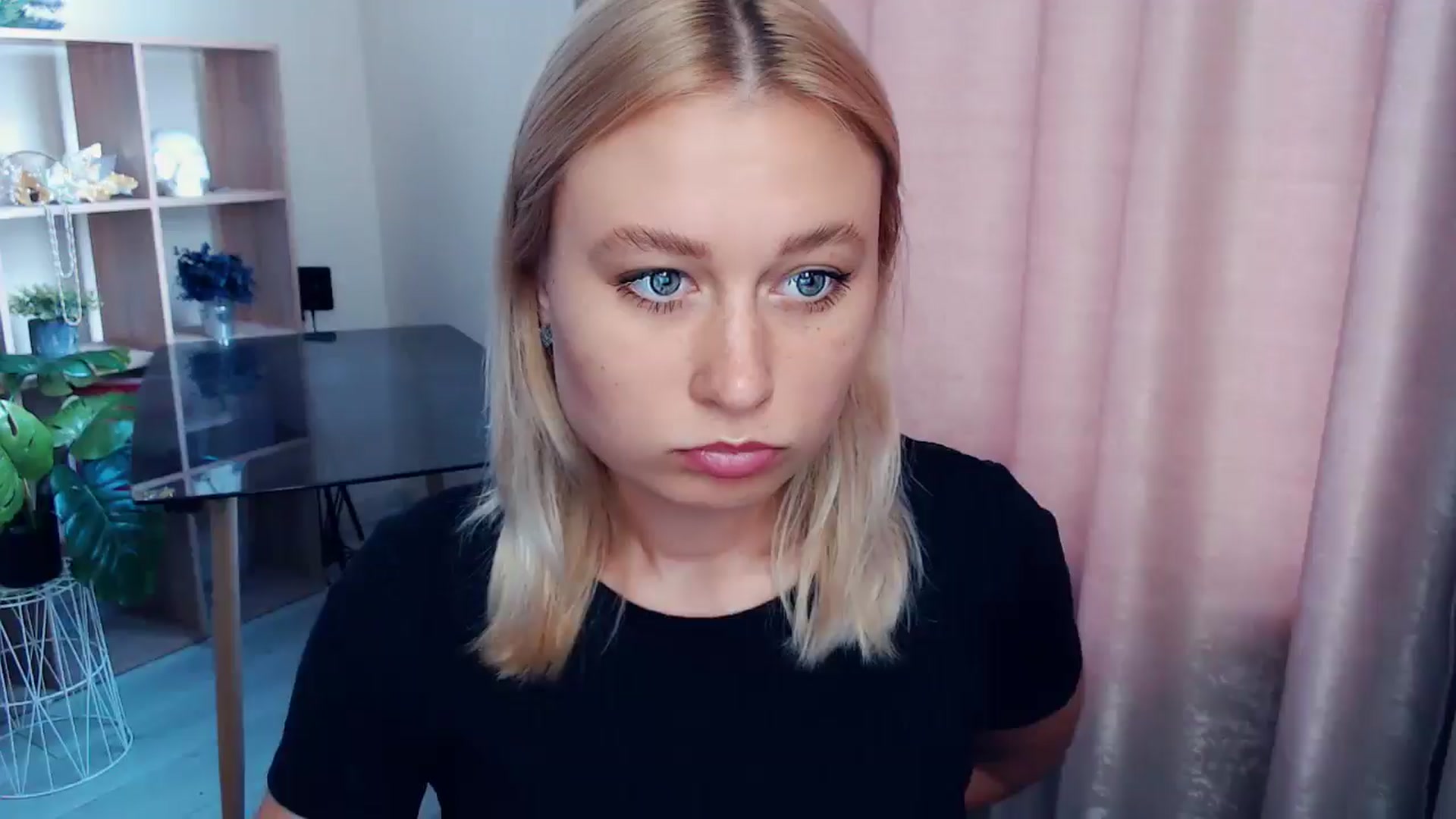 Gallery image thumbnail from Kukla_kolduna's myfreecams stream on, 09/12/2025, 14:55 image 1 of 20