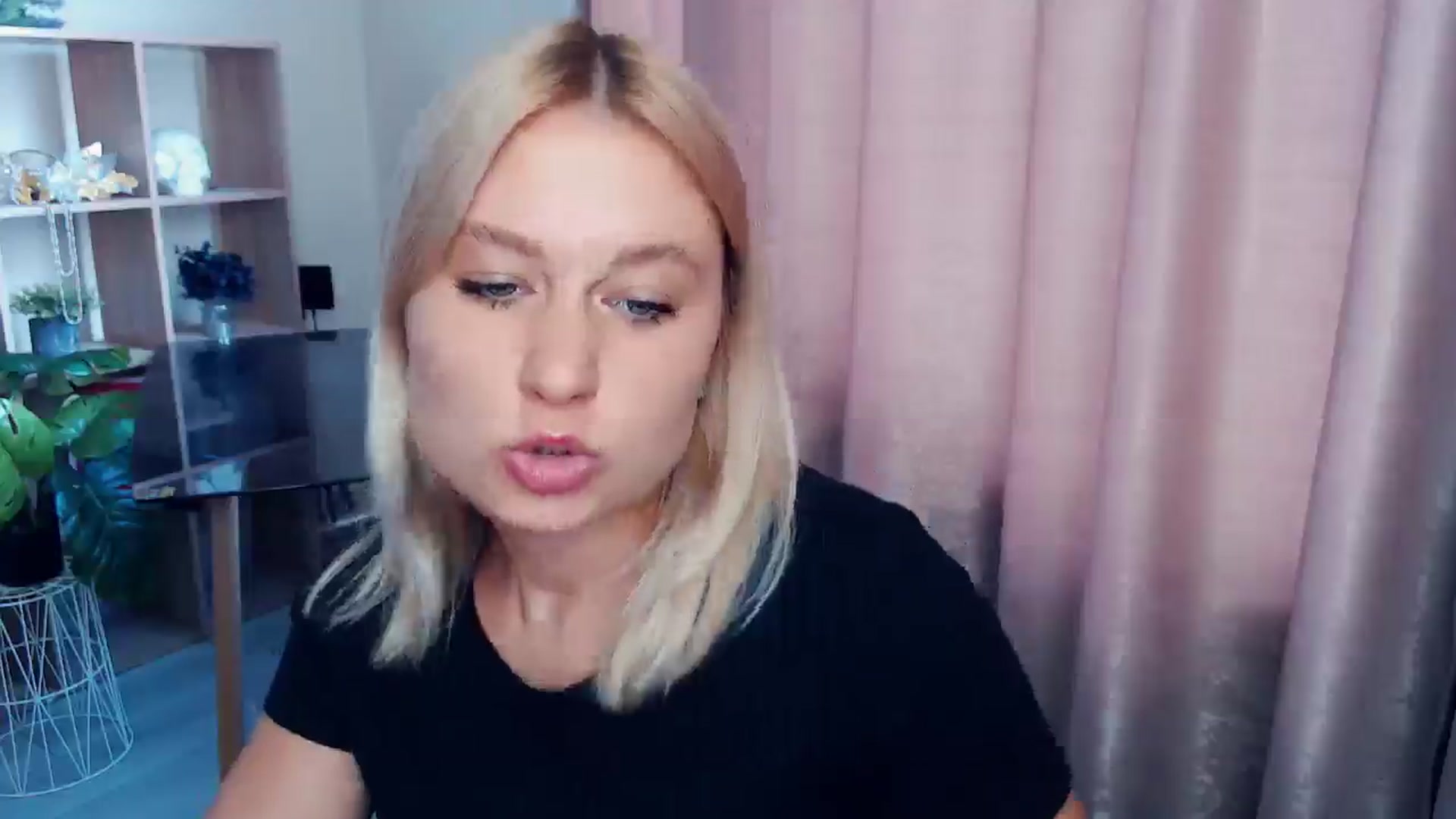 Gallery image thumbnail from Kukla_kolduna's myfreecams stream on, 09/12/2025, 14:55 image 8 of 20