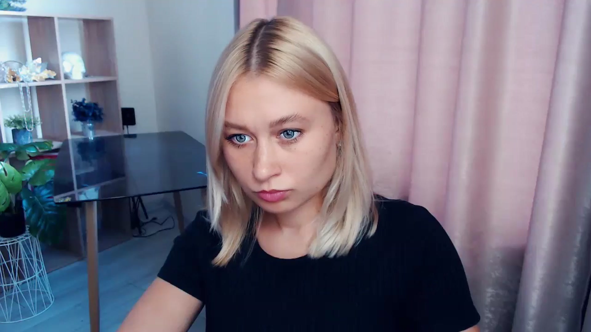 Gallery image thumbnail from Kukla_kolduna's myfreecams stream on, 09/12/2025, 14:55 image 10 of 20