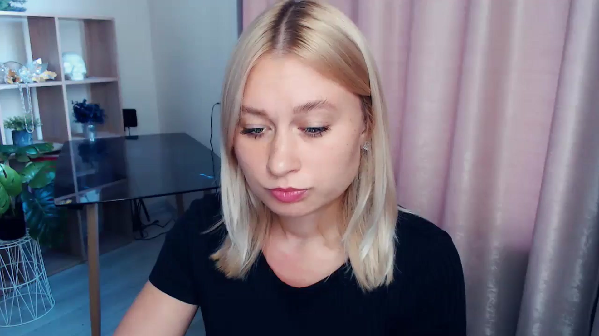 Gallery image thumbnail from Kukla_kolduna's myfreecams stream on, 09/12/2025, 14:55 image 20 of 20