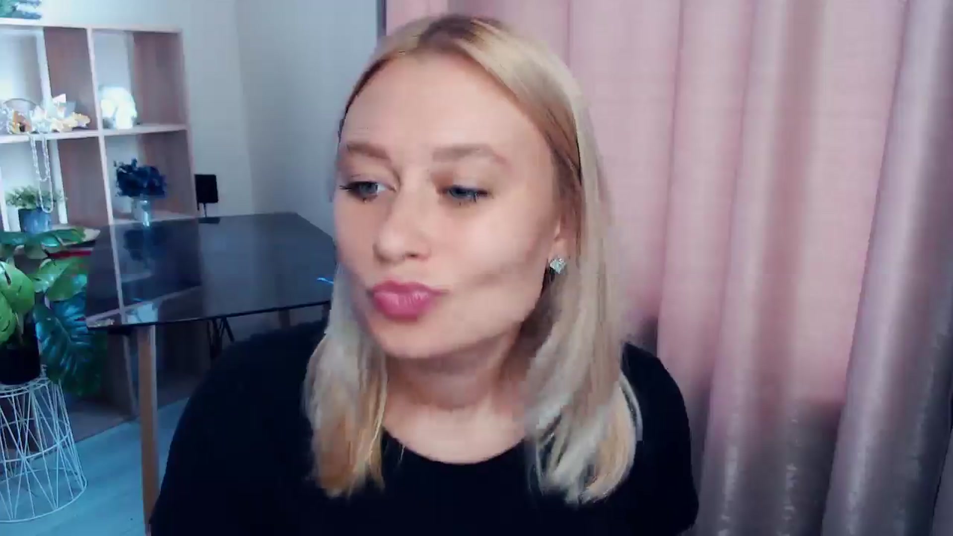 Gallery image thumbnail from Kukla_kolduna's myfreecams stream on, 09/12/2025, 14:55 image 3 of 20