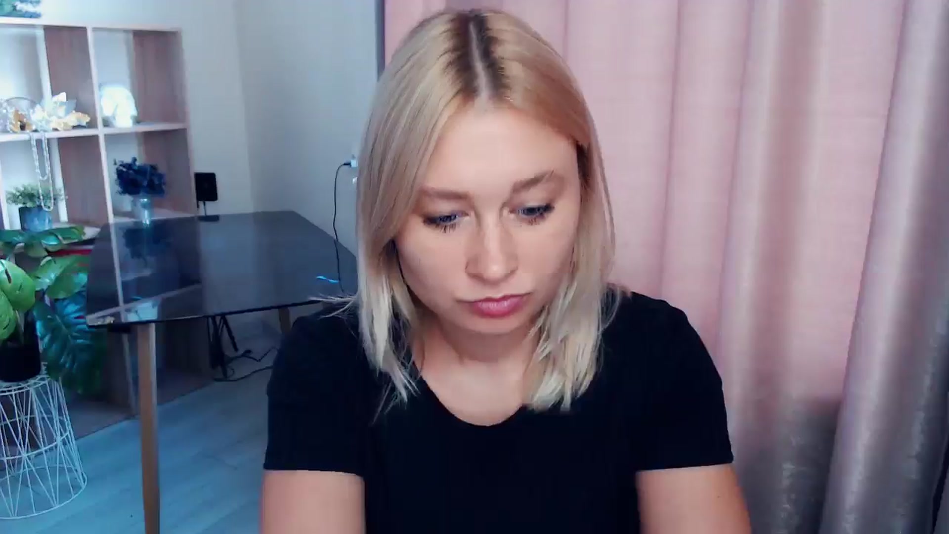 Gallery image thumbnail from Kukla_kolduna's myfreecams stream on, 09/12/2025, 14:55 image 5 of 20