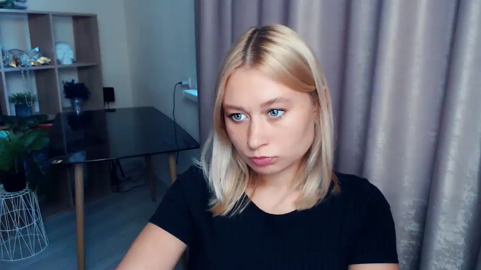 Gallery image thumbnail from Kukla_kolduna's myfreecams stream on, 09/12/2025, 16:23 image 12 of 20