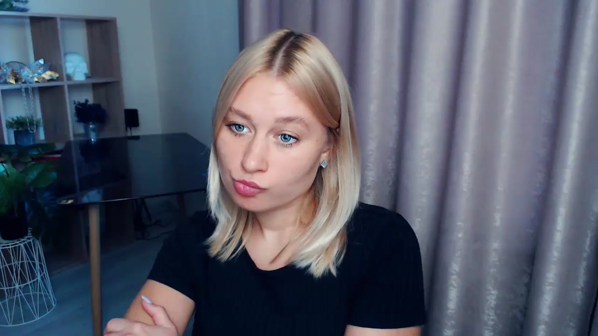 Gallery image thumbnail from Kukla_kolduna's myfreecams stream on, 09/12/2025, 16:23 image 9 of 20