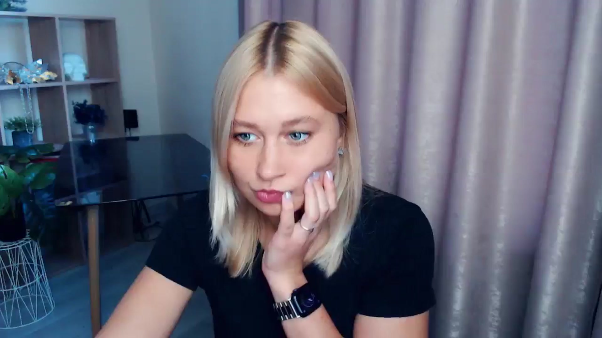 Gallery image thumbnail from Kukla_kolduna's myfreecams stream on, 09/12/2025, 16:23 image 3 of 20