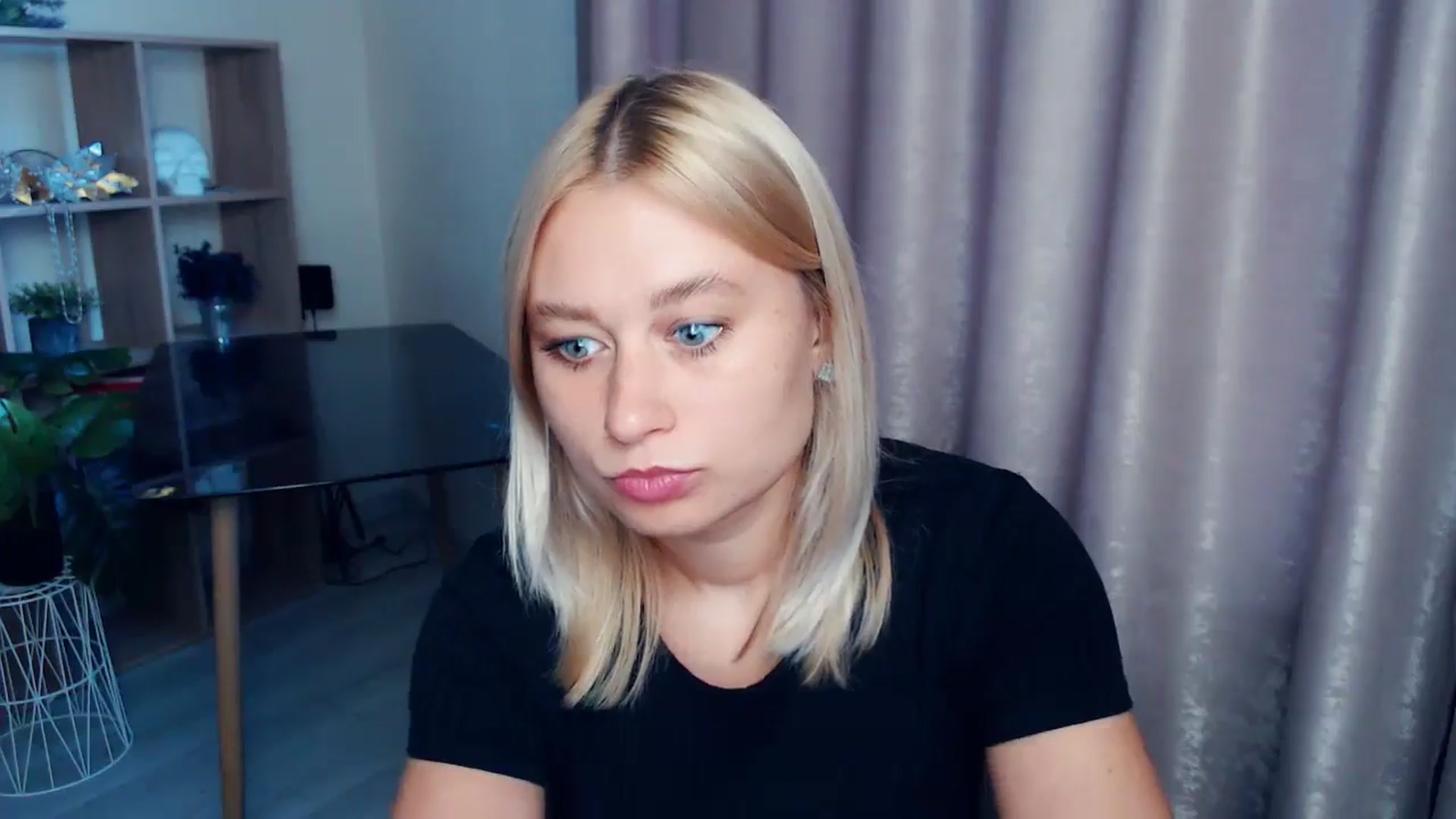 Gallery image thumbnail from Kukla_kolduna's myfreecams stream on, 09/12/2025, 16:23 image 8 of 20