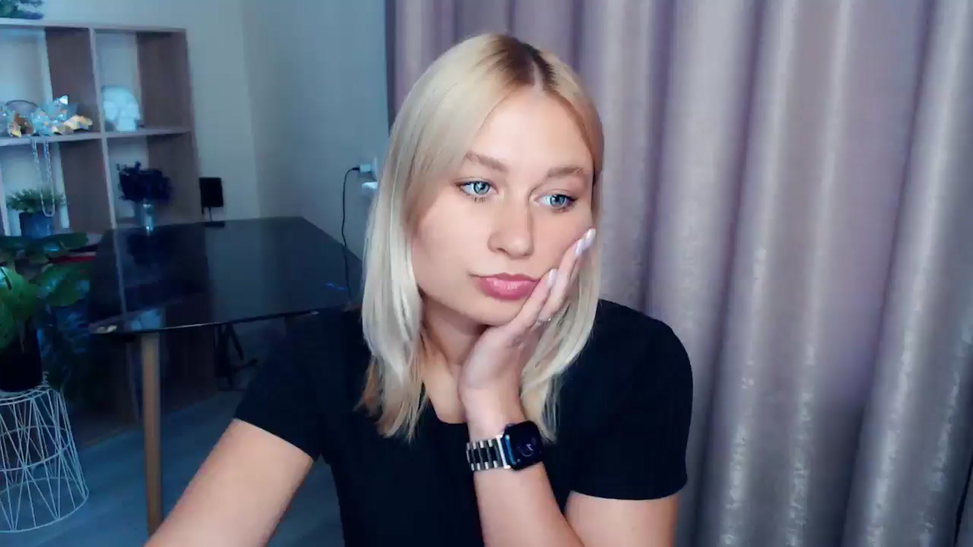 Gallery image thumbnail from Kukla_kolduna's myfreecams stream on, 09/12/2025, 16:23 image 4 of 20