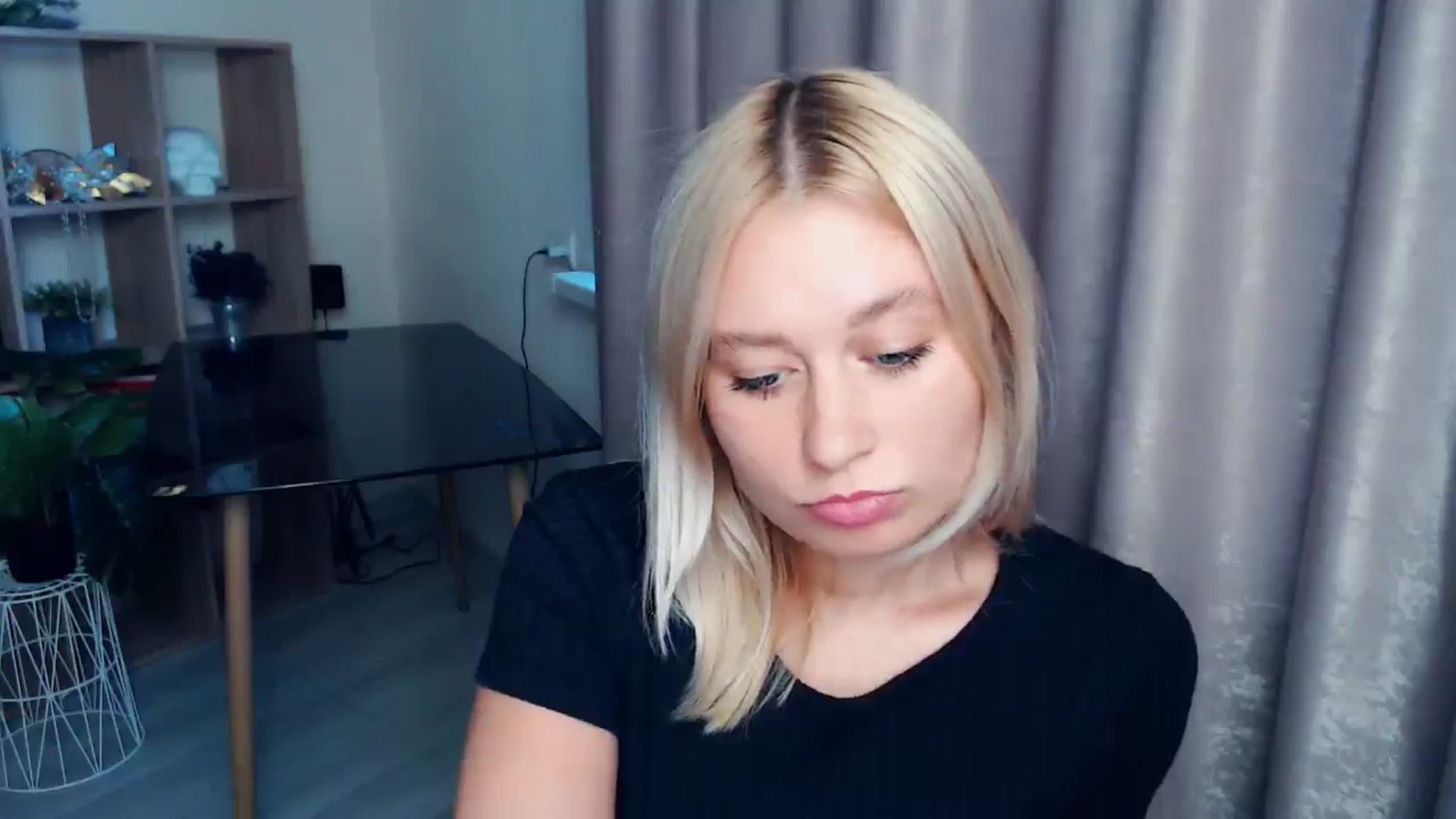 Gallery image thumbnail from Kukla_kolduna's myfreecams stream on, 09/12/2025, 16:23 image 16 of 20